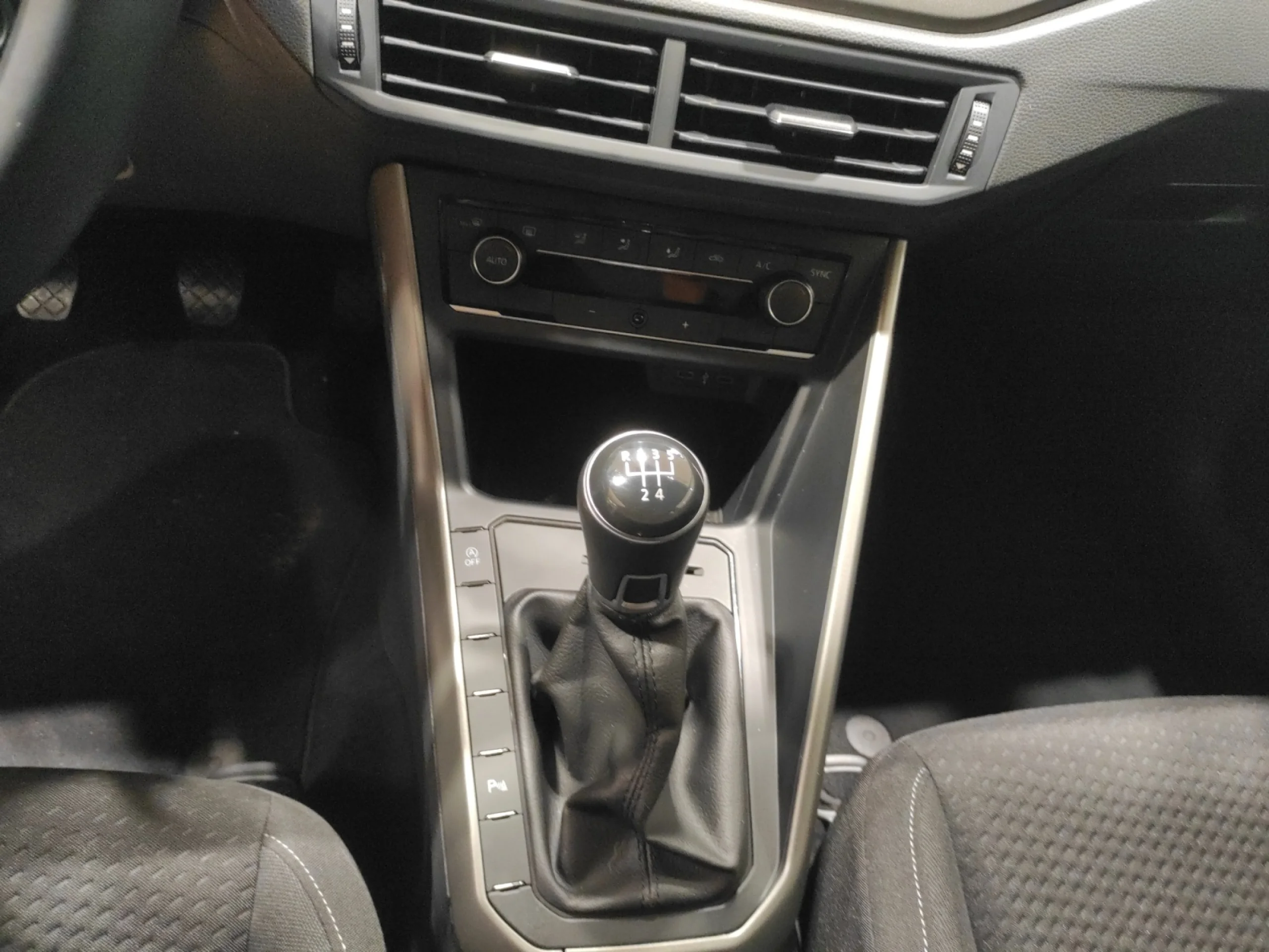 VOLKSWAGEN POLO ADVANCE 1.0 TSI 70KW (95CV) - Foto 10