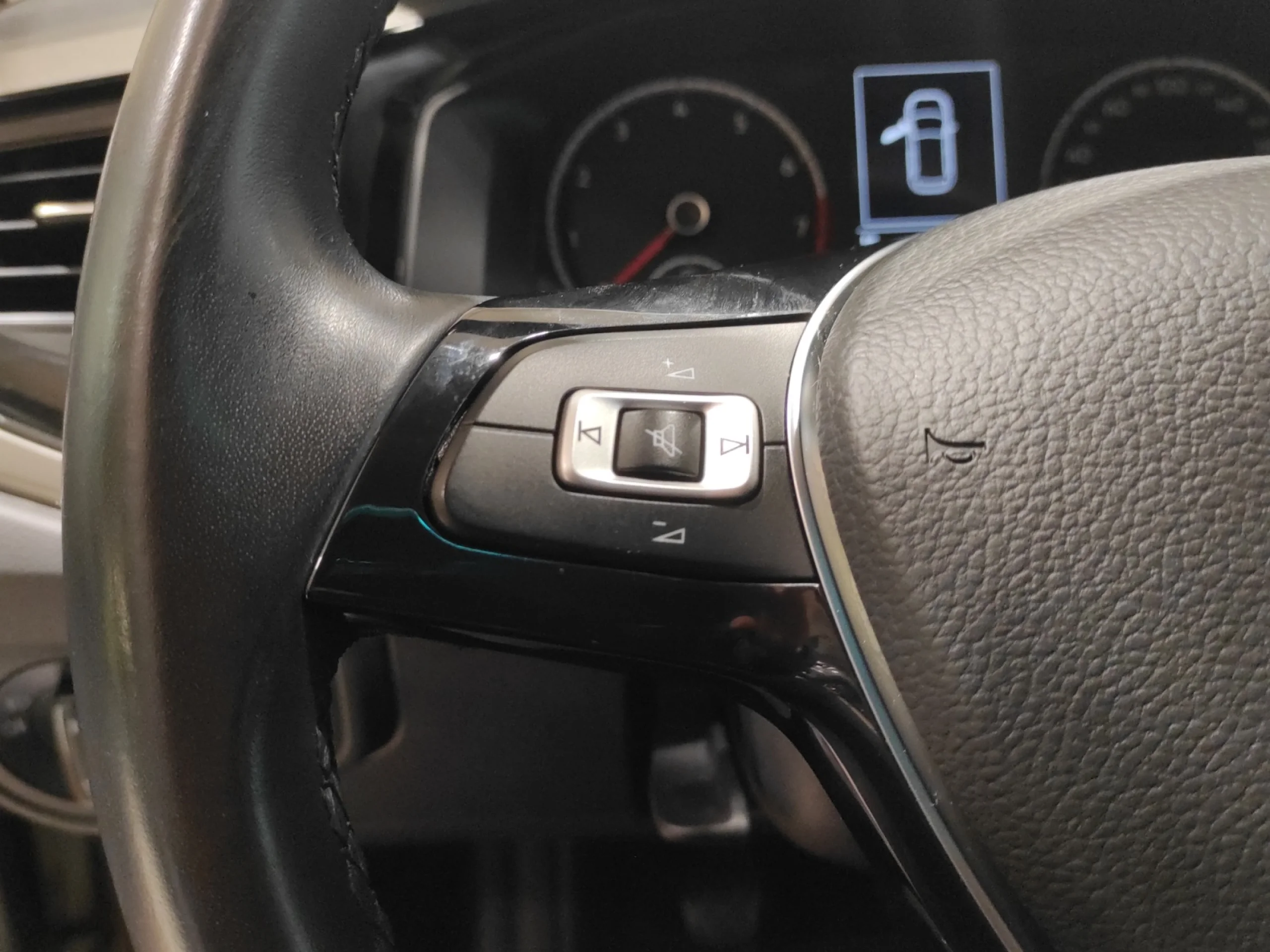 VOLKSWAGEN POLO ADVANCE 1.0 TSI 70KW (95CV) - Foto 11