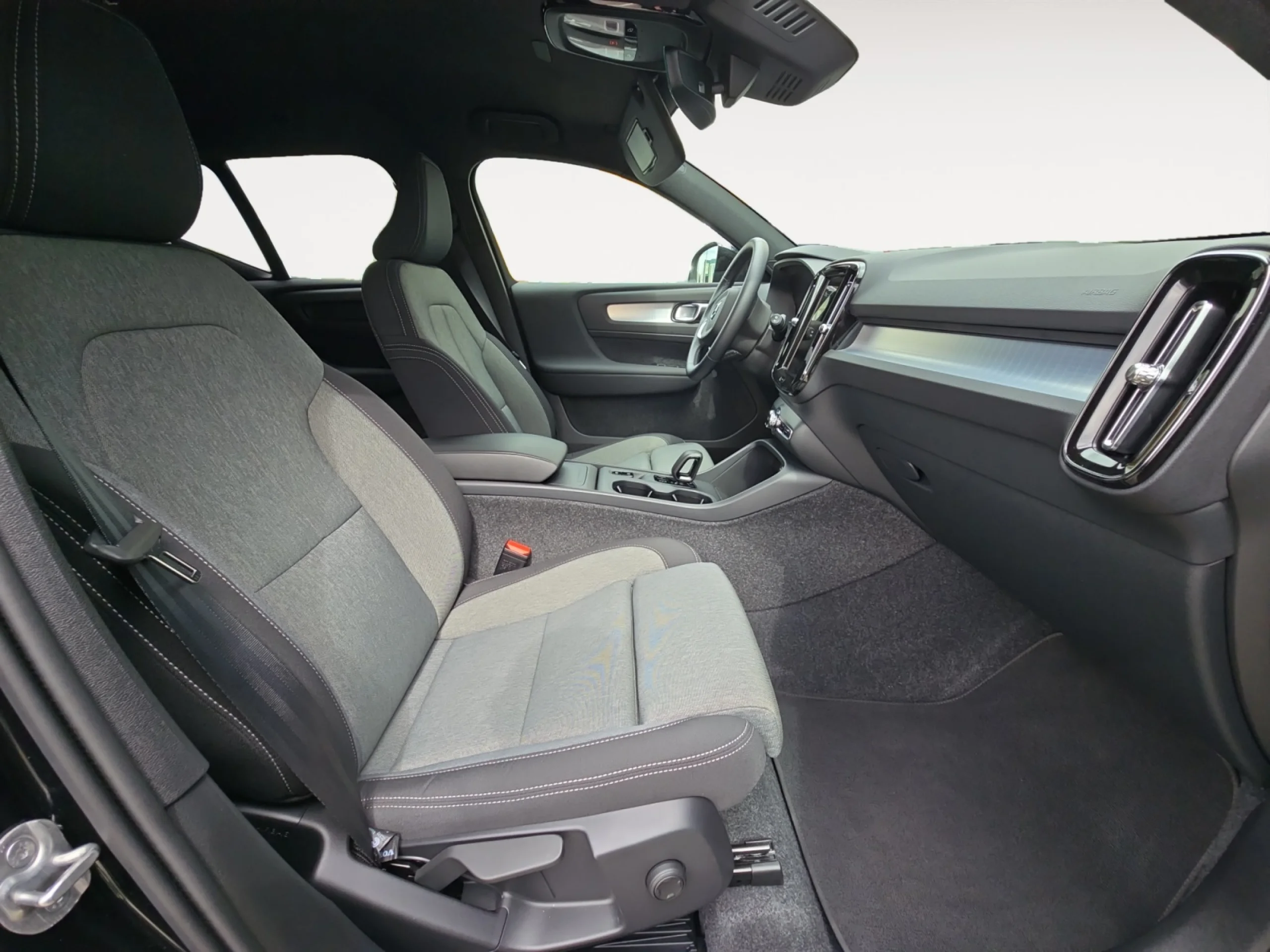 VOLVO XC40 2.0 B3 G CORE AUTO - Foto 5