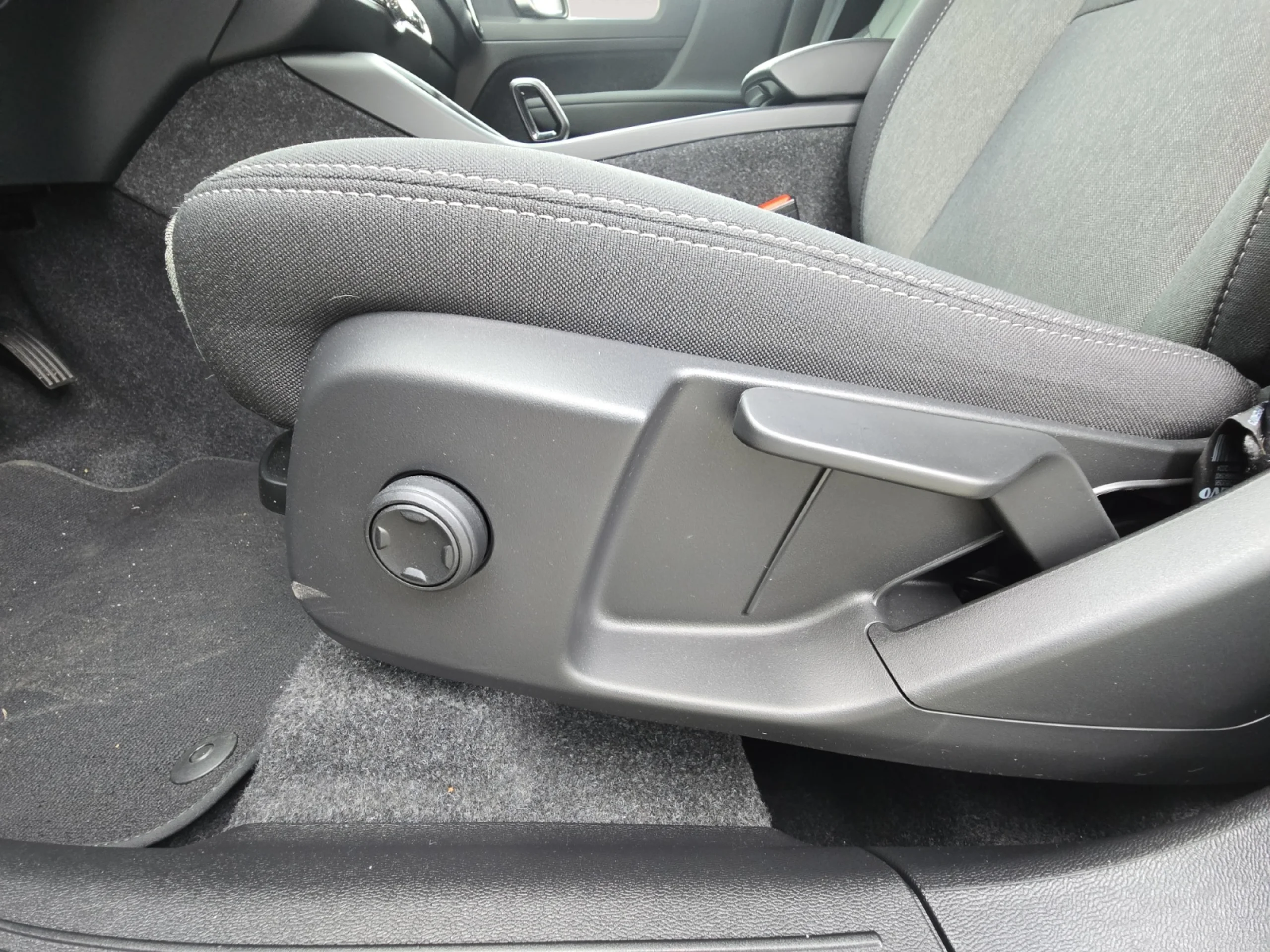 VOLVO XC40 2.0 B3 G CORE AUTO - Foto 15