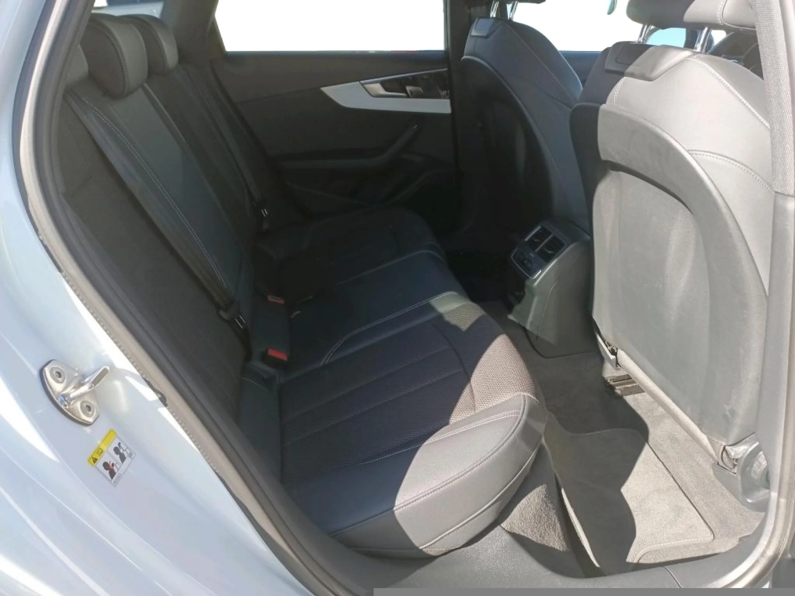 AUDI A4 AVANT BLACK LINE 35 TDI 120KW S TRONIC - Foto 5