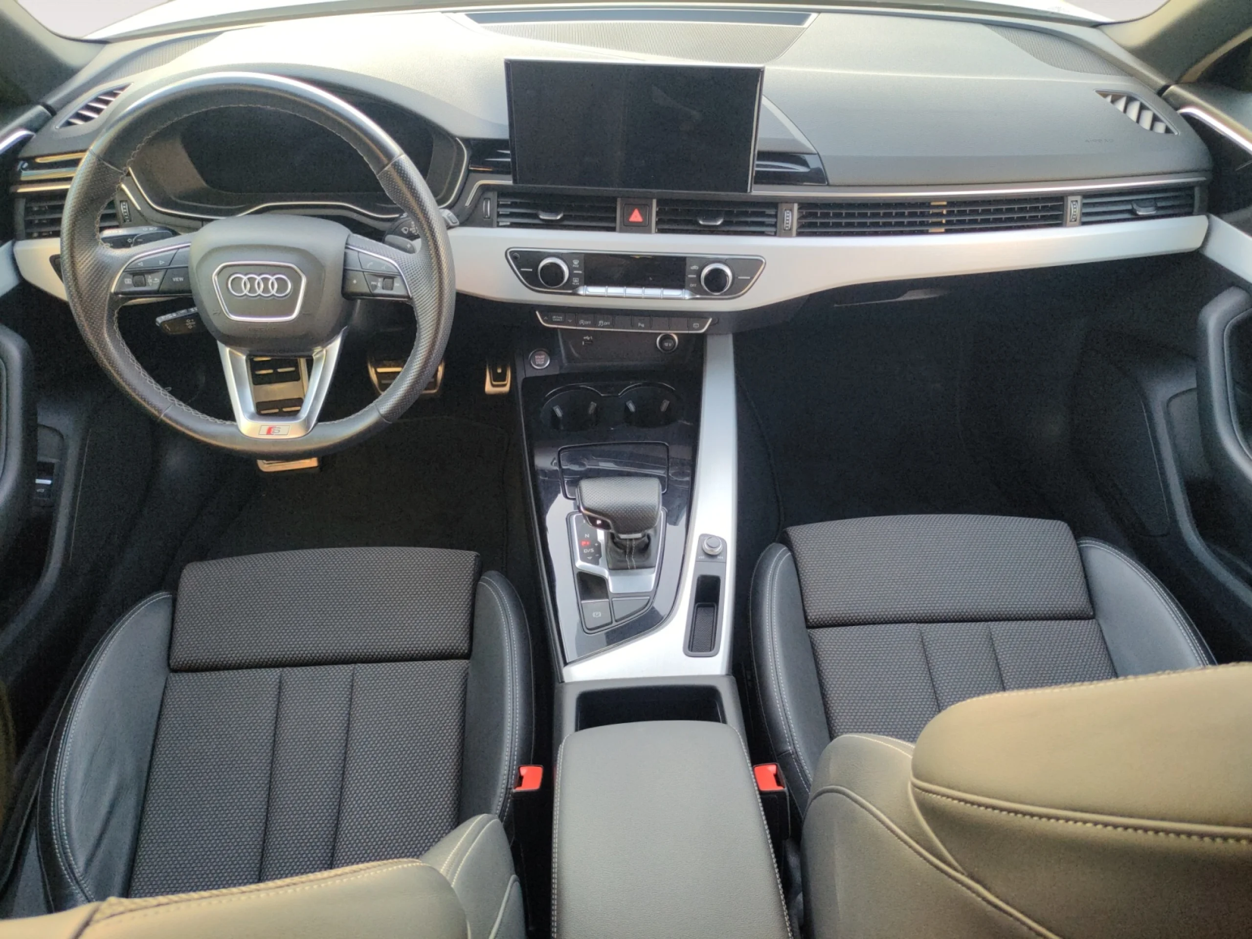 AUDI A4 AVANT BLACK LINE 35 TDI 120KW S TRONIC - Foto 4