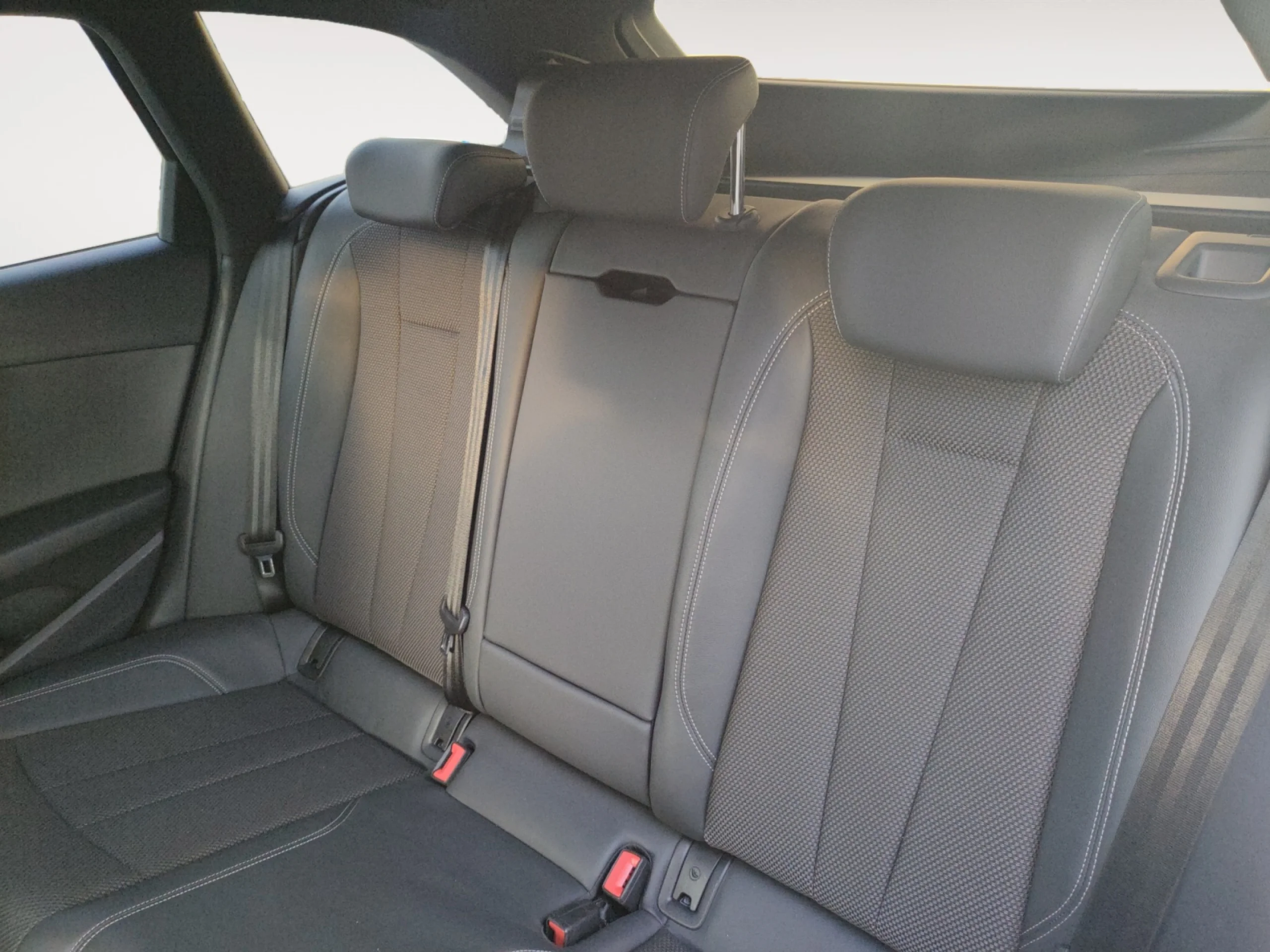 AUDI A4 AVANT BLACK LINE 35 TDI 120KW S TRONIC - Foto 6