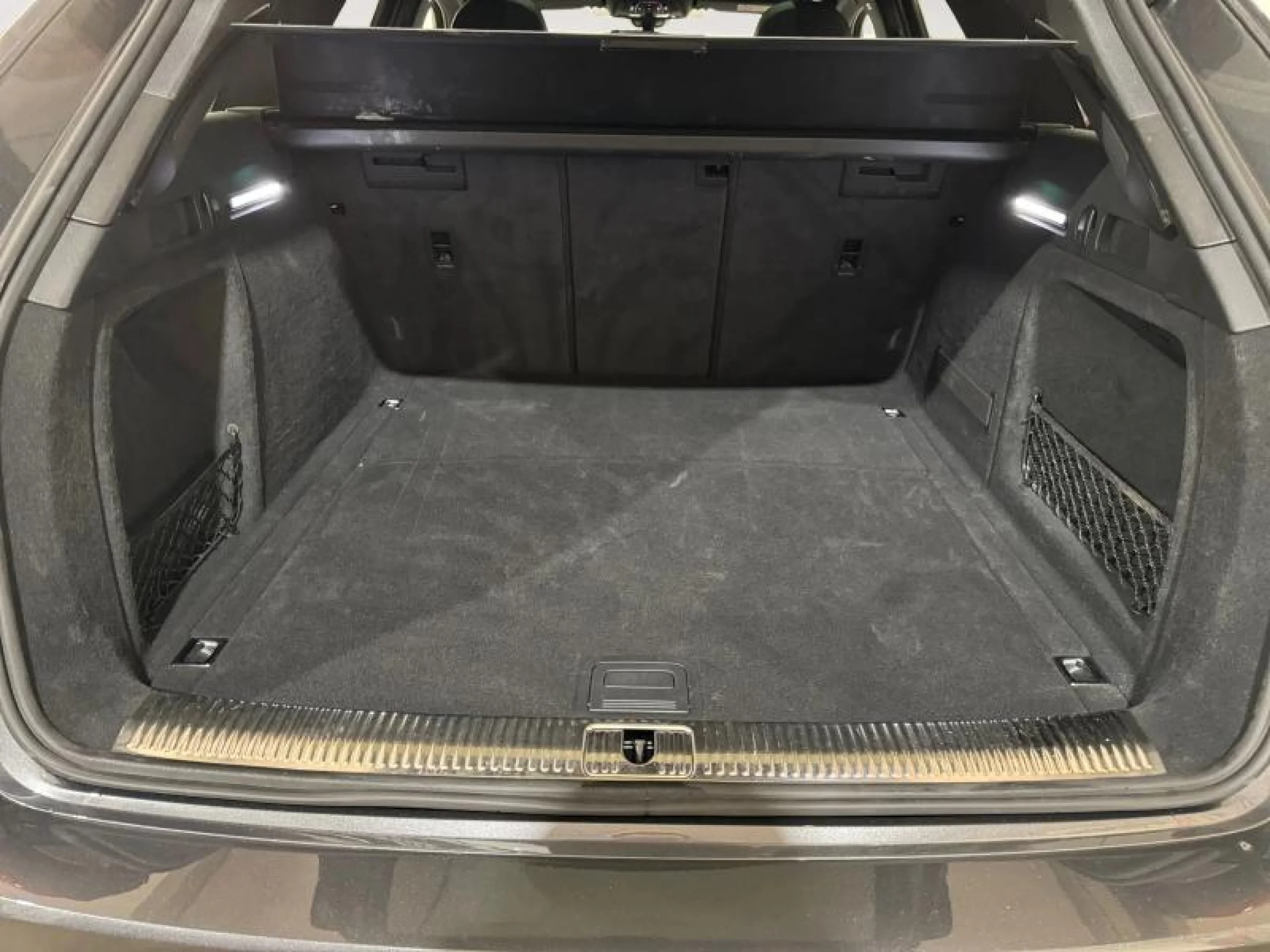 AUDI A4 AVANT BLACK LIMITED 35 TDI 120KW S TRON - Foto 10