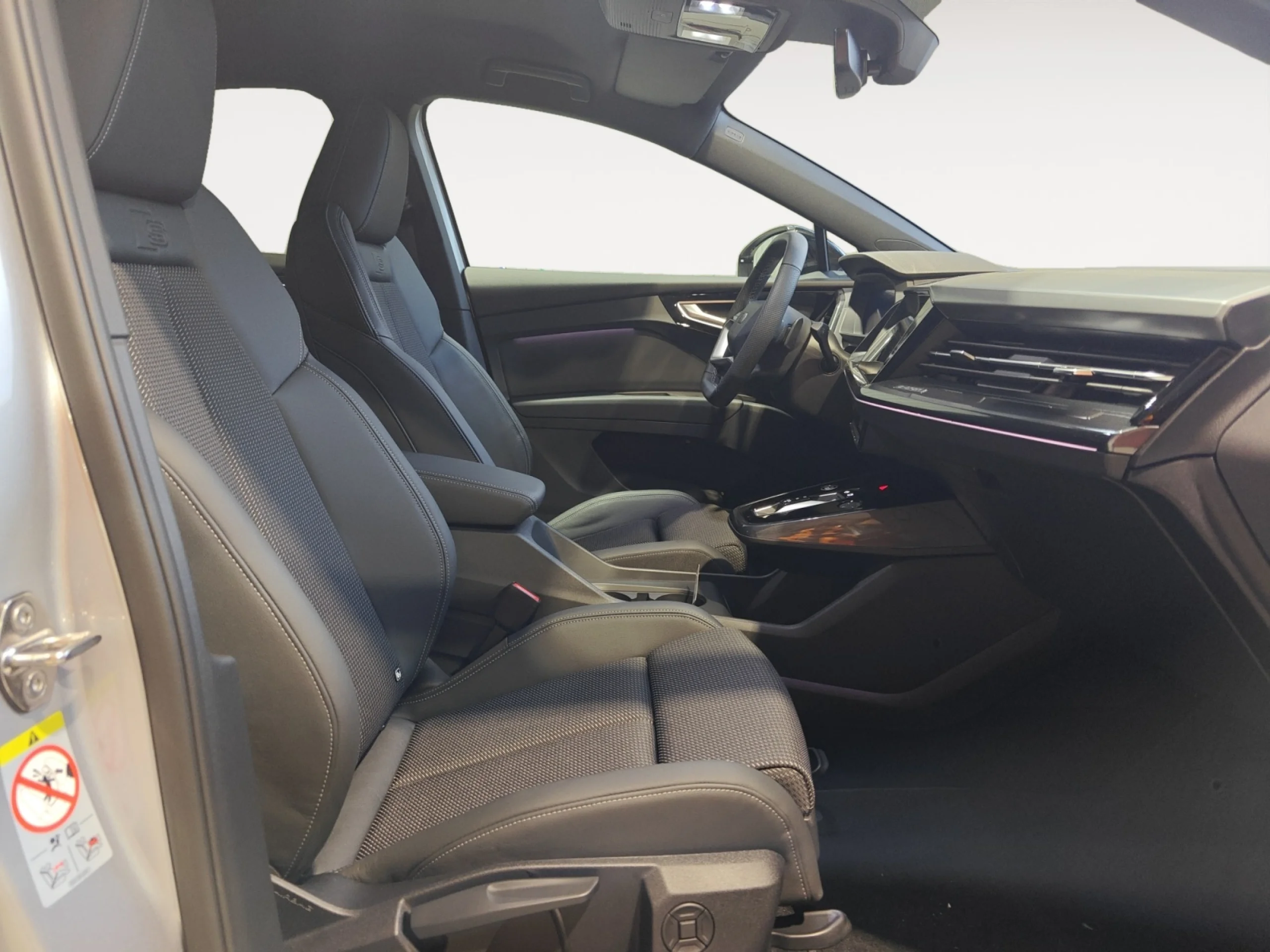 AUDI Q4 SPORTBACK E TRON BLACK LINE EDITION 40 E TRON 150KW 63KWH - Foto 5