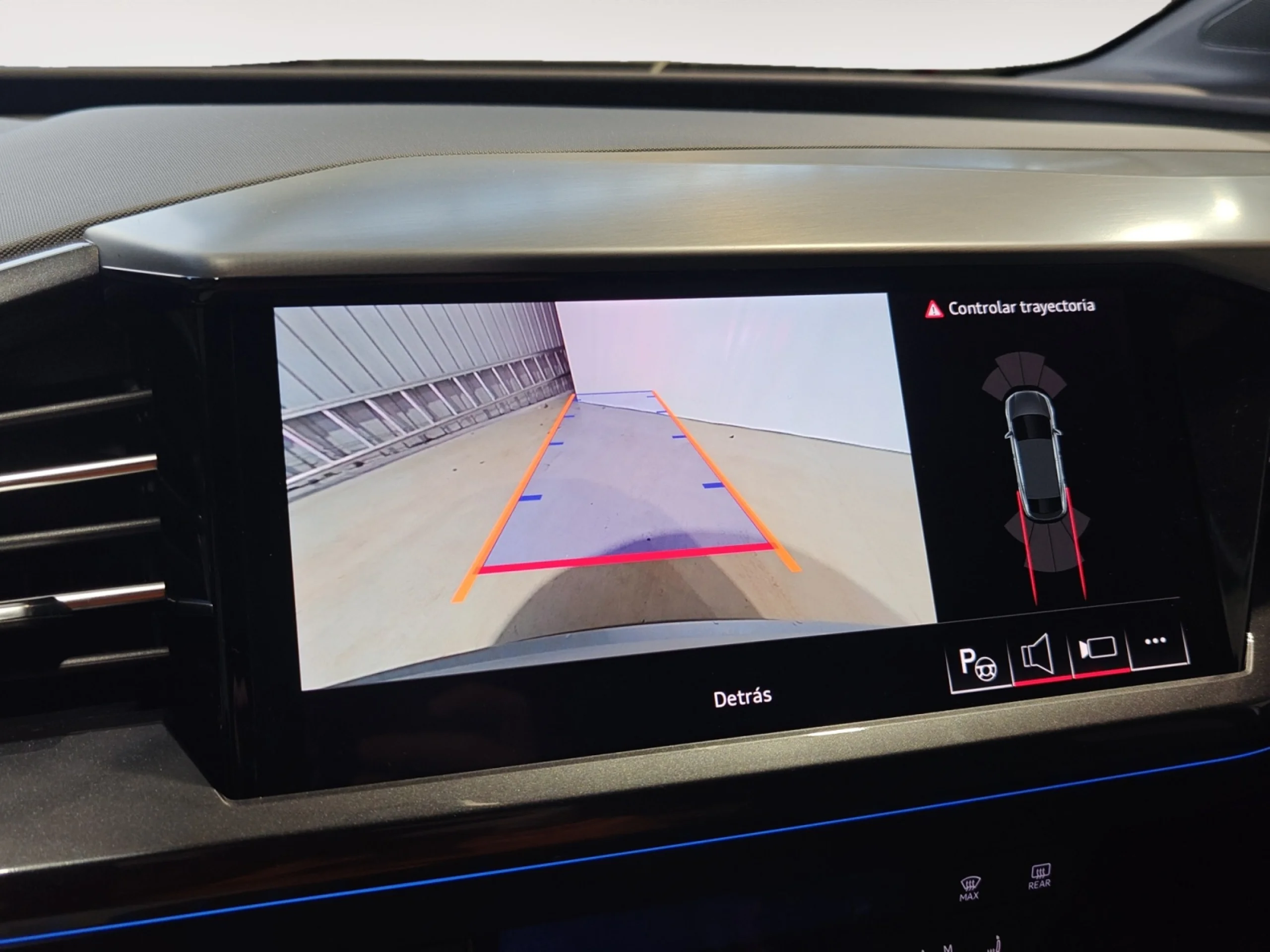 AUDI Q4 SPORTBACK E TRON BLACK LINE EDITION 40 E TRON 150KW 63KWH - Foto 16