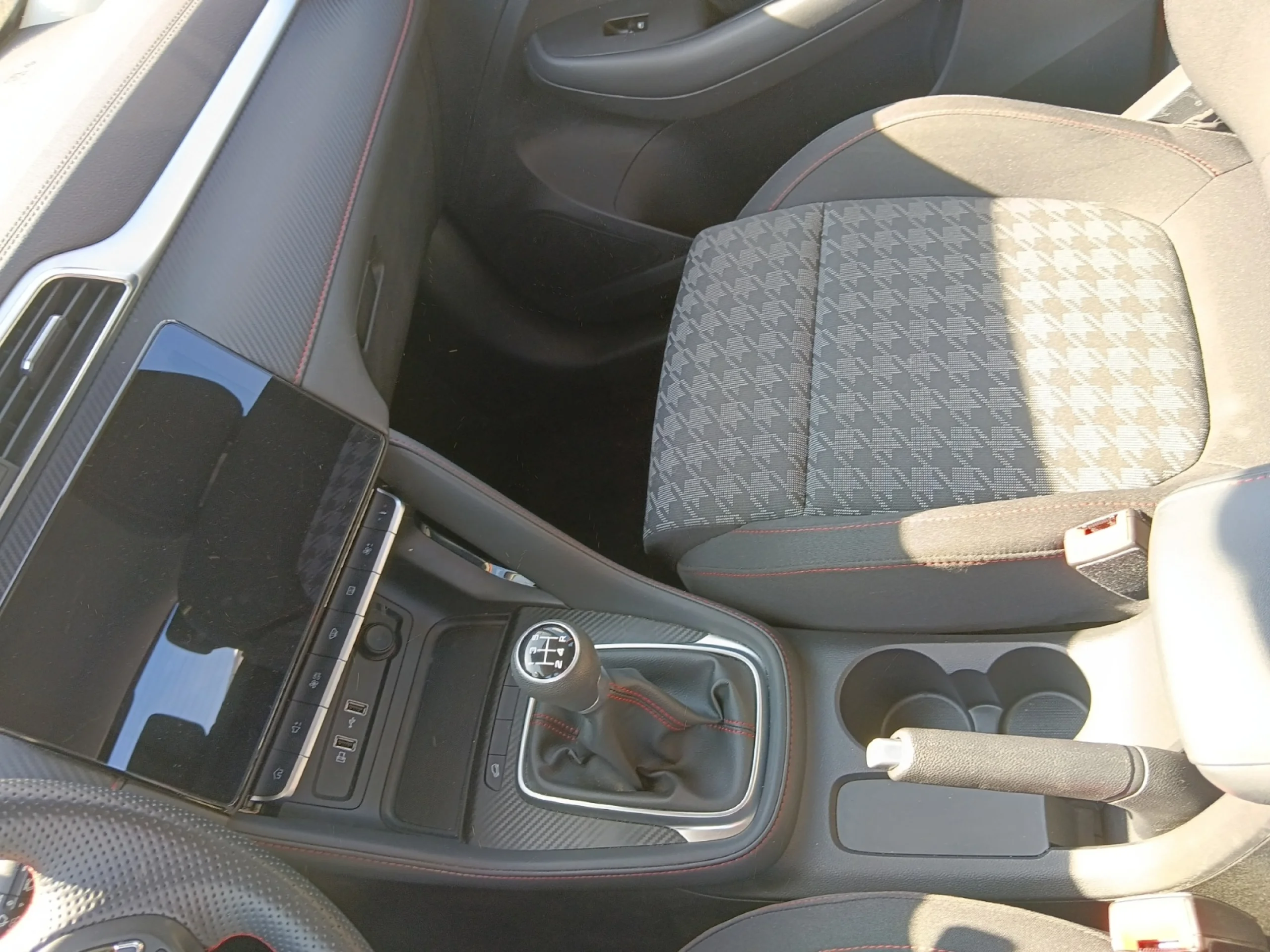 MG Zs 1.5 COMFORT - Foto 11