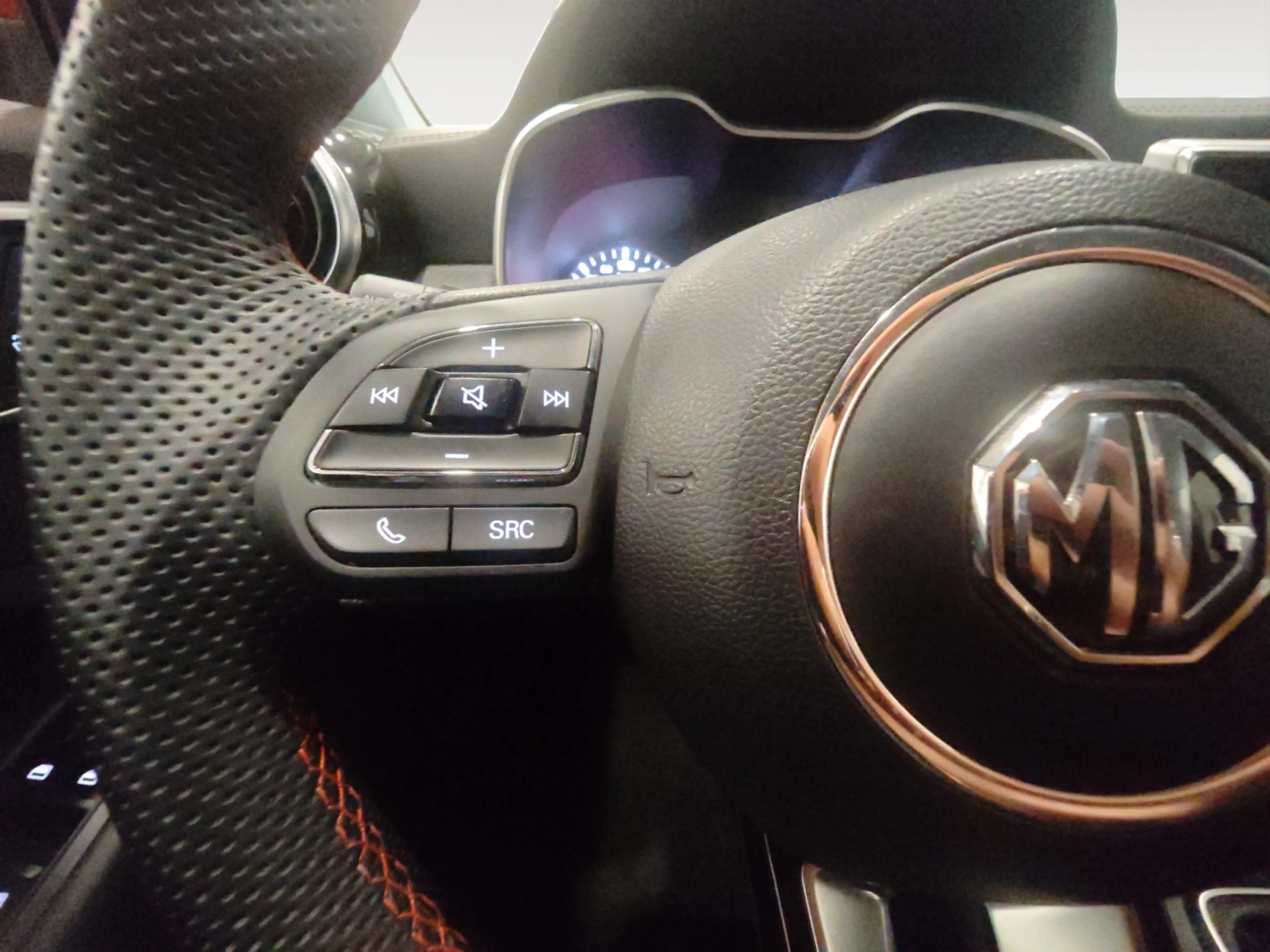 MG Zs 1.5 COMFORT - Foto 12