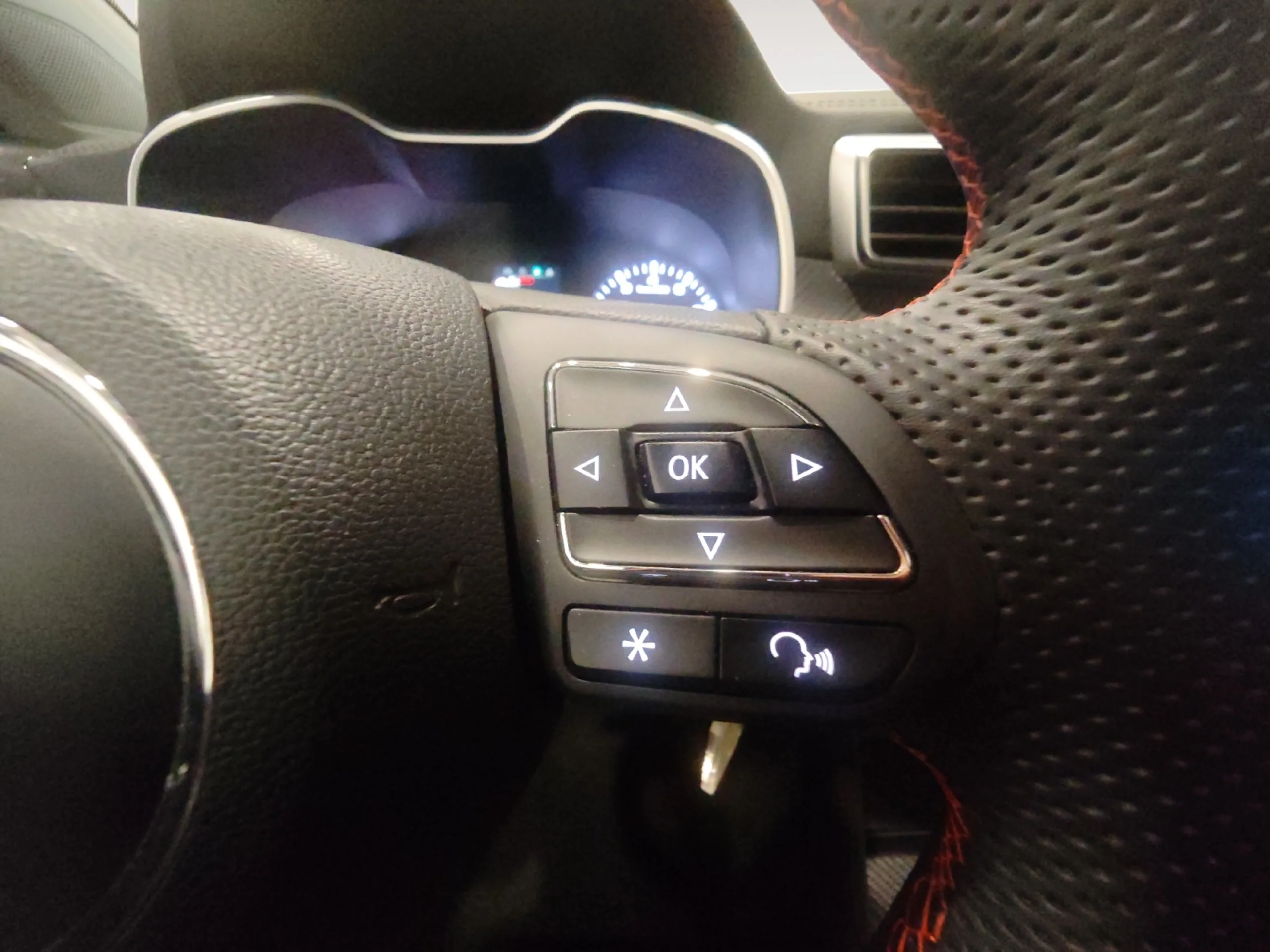 MG Zs 1.5 COMFORT - Foto 13