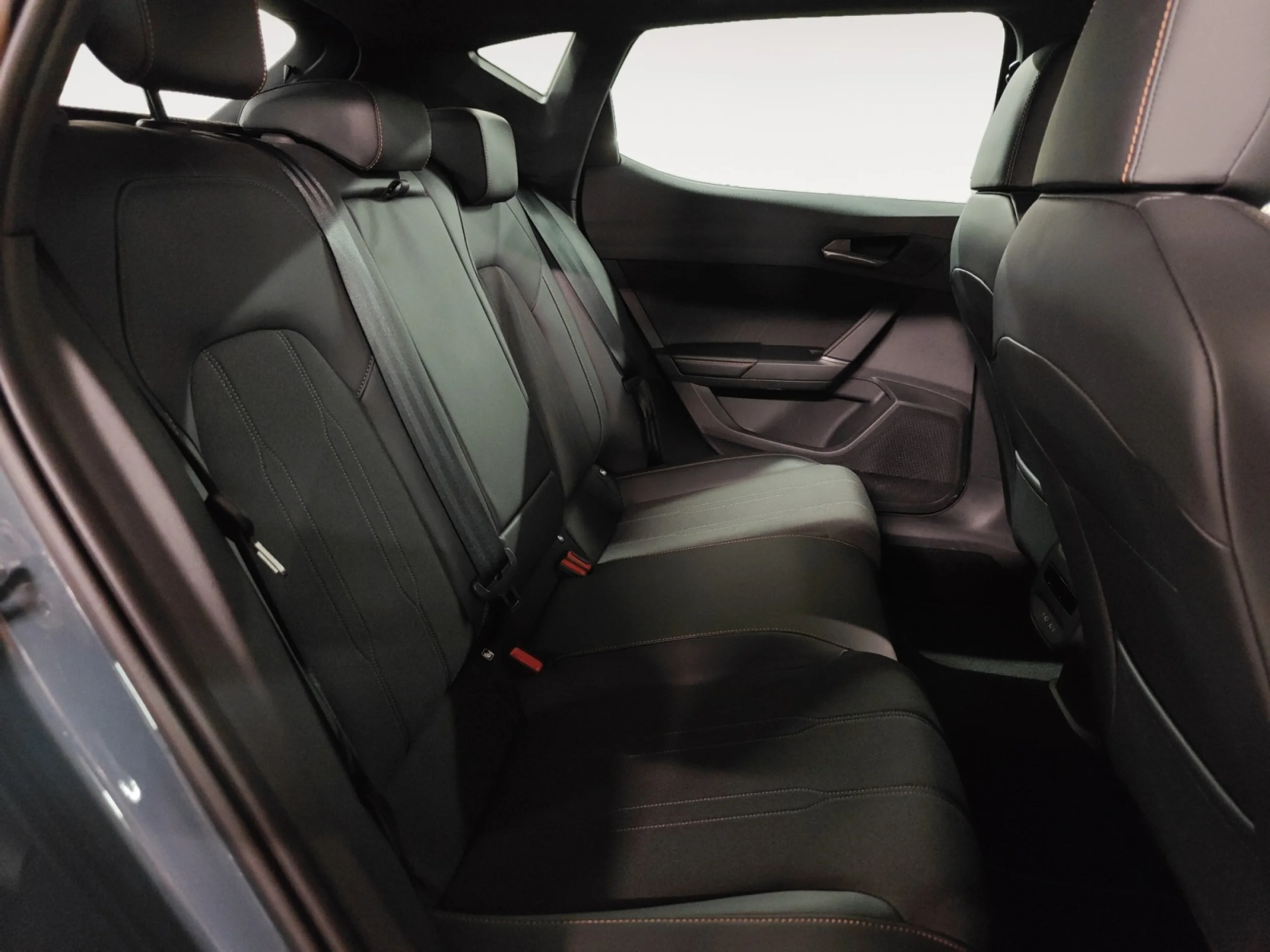 CUPRA LEON 1.5 TSI E HYBRID 150W (204CV) DSG - Foto 6