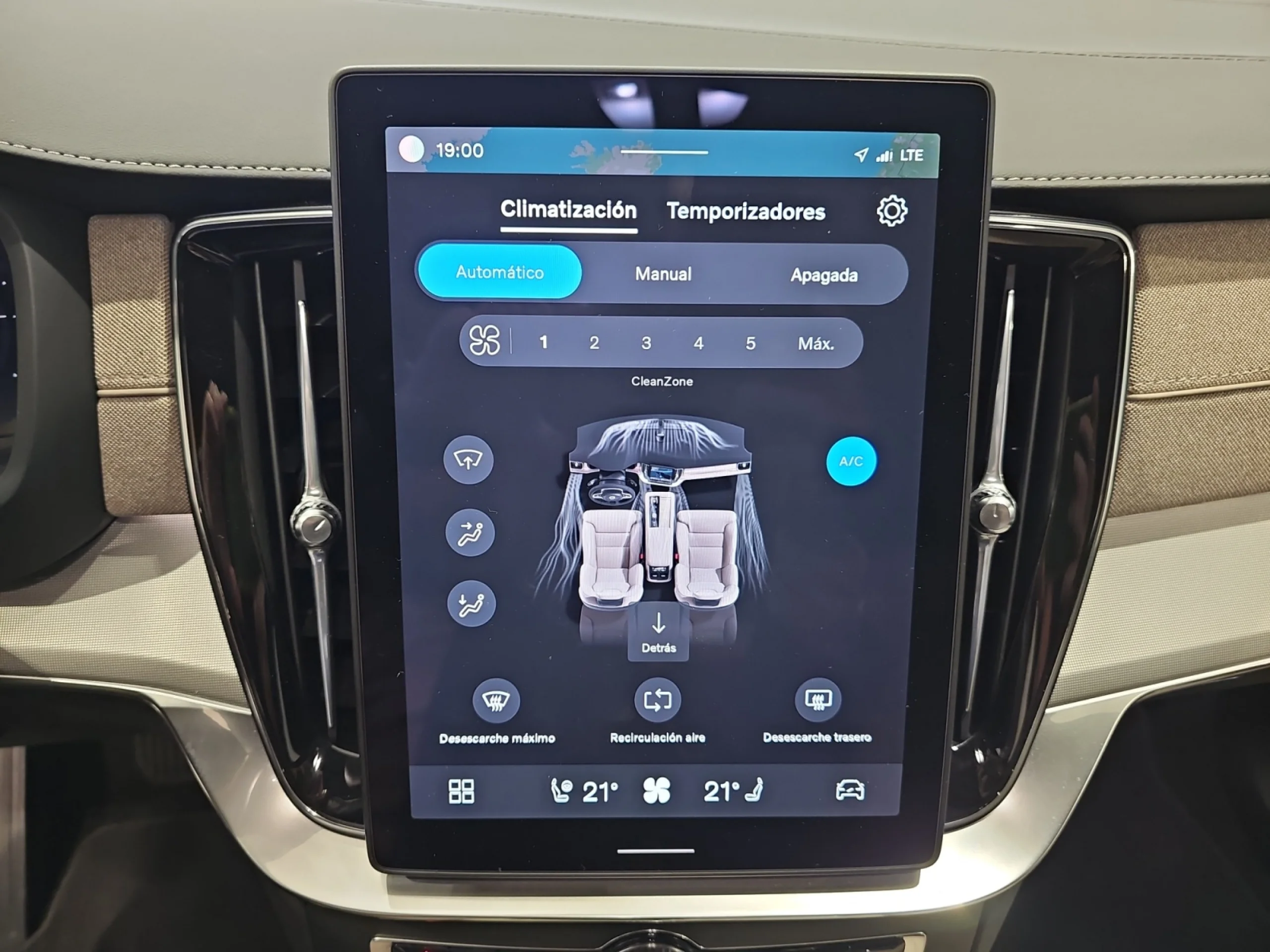 VOLVO XC90 2.0 T8 AWD CORE RECHARGE AUTO - Foto 14