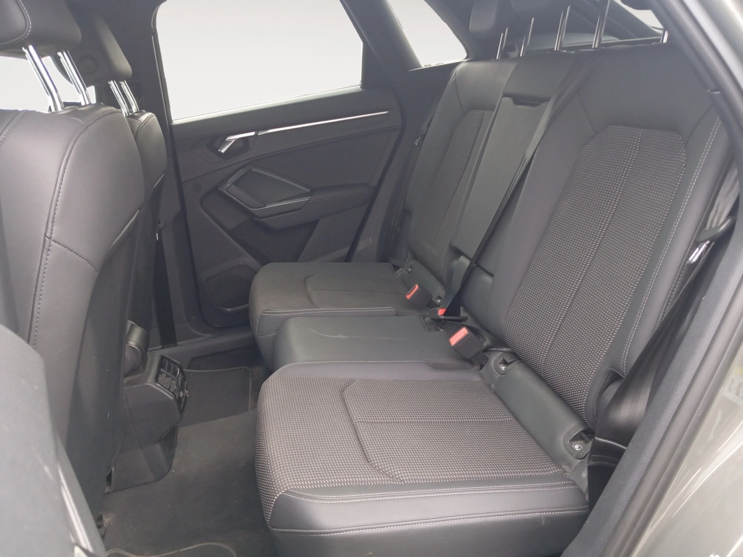 AUDI Q3 BLACK LINE 35 TDI 110KW (150CV) S TRONIC - Foto 6