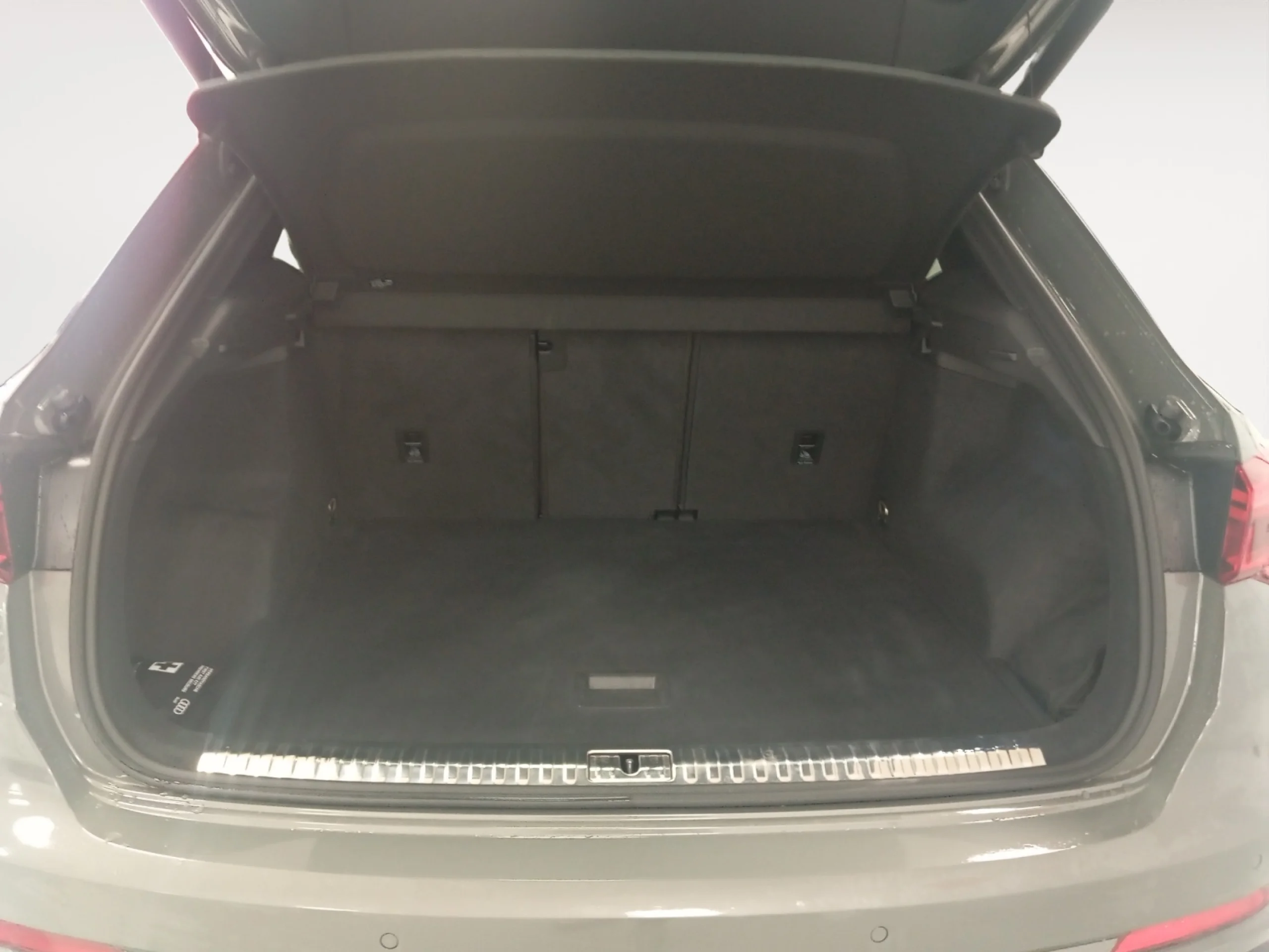 AUDI Q3 BLACK LINE 35 TDI 110KW (150CV) S TRONIC - Foto 7