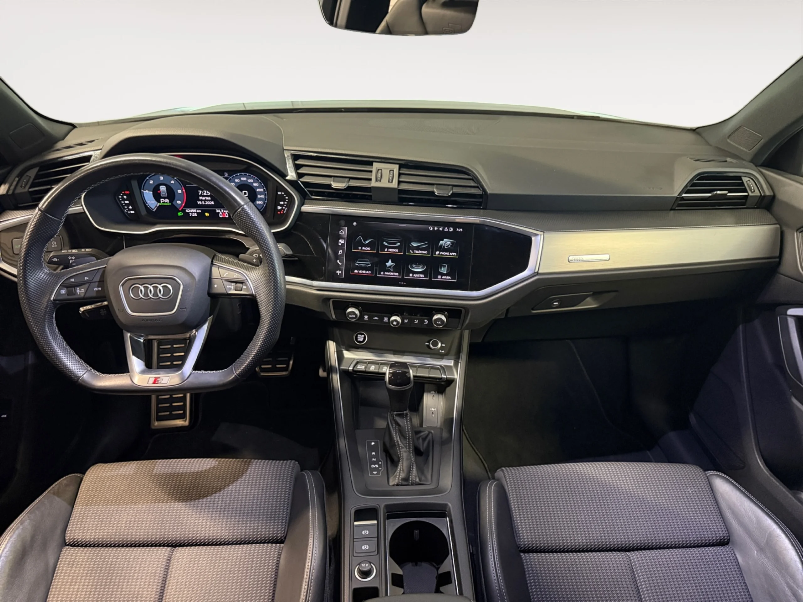 AUDI Q3 BLACK LINE 35 TDI 110KW (150CV) S TRONIC - Foto 4