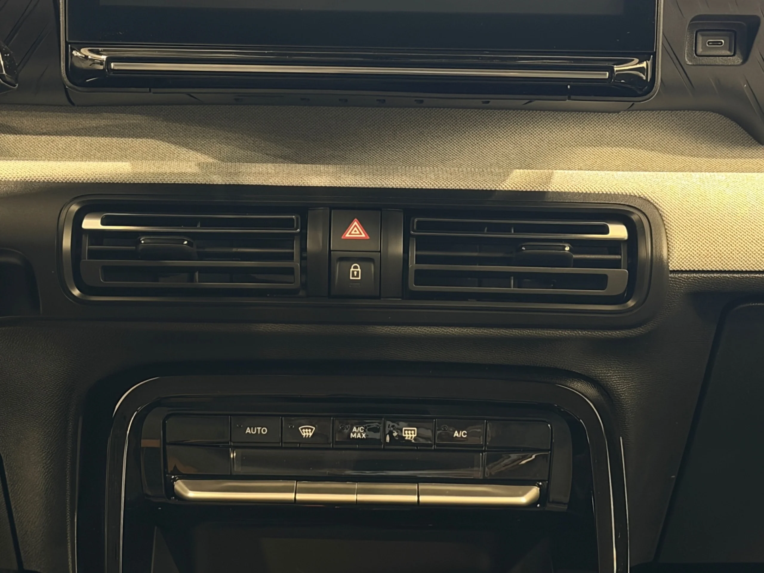 CITROEN C3 AIRCROSS HYBRID 145 Ë DCS6 PLUS - Foto 12