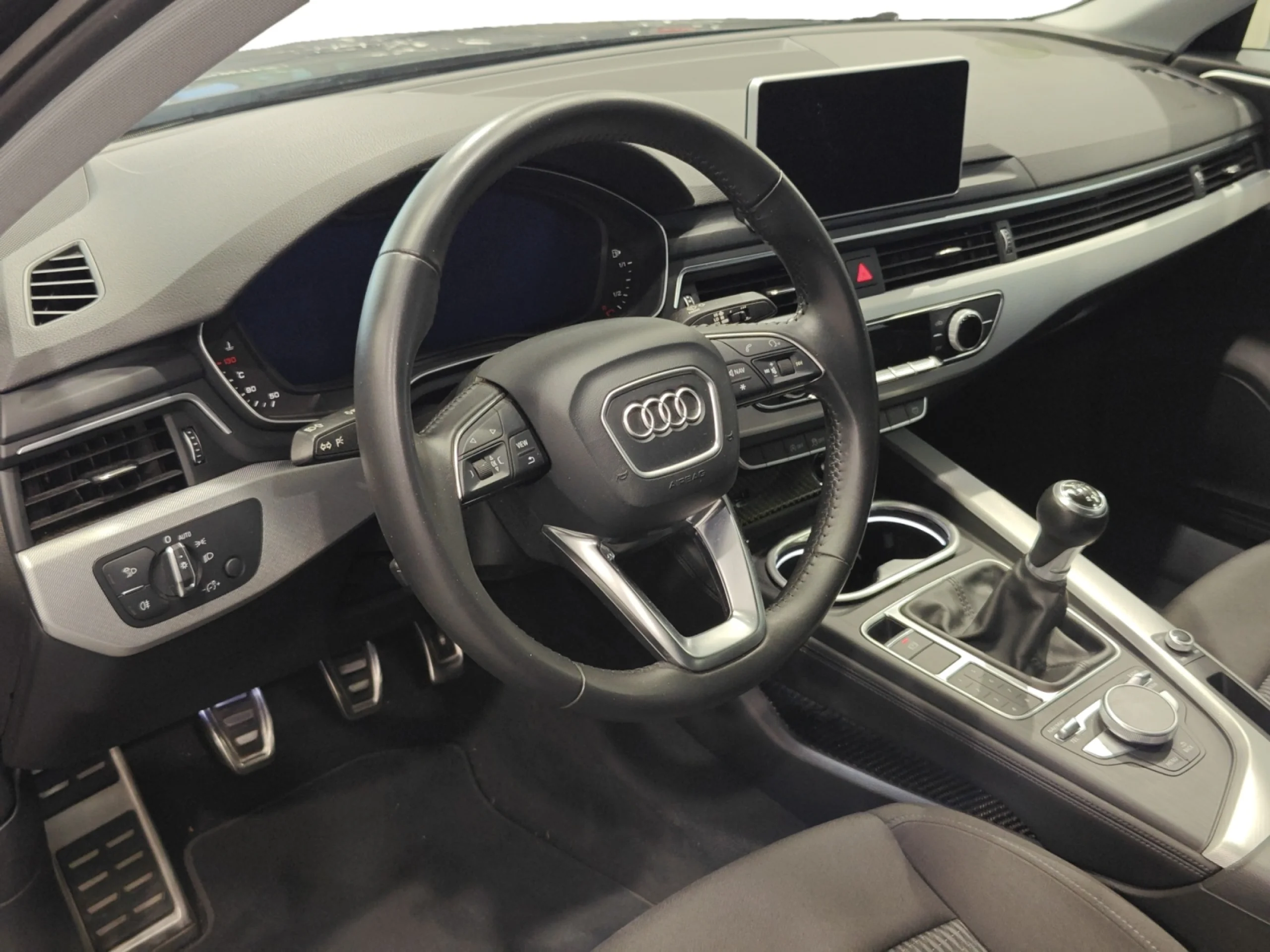 AUDI A4 DESIGN EDITION 2.0 TDI 110KW (150CV) - Foto 9