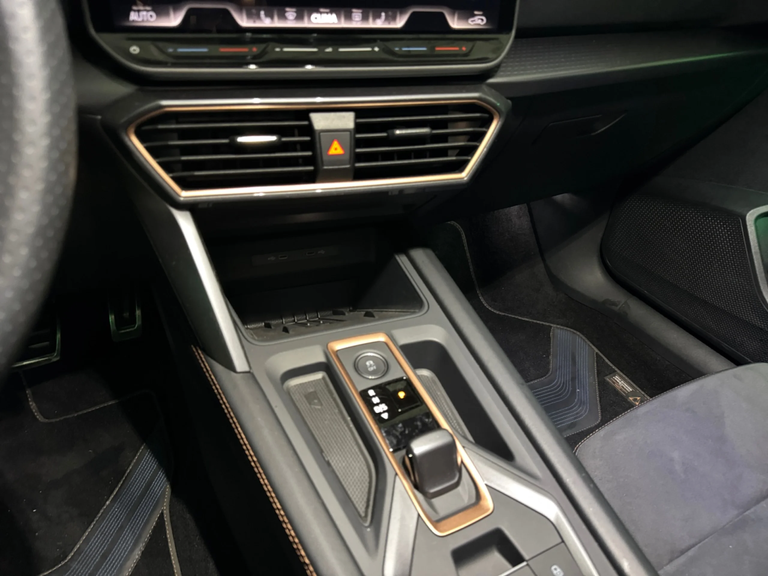 CUPRA LEON 1.5 ETSI 110KW (150CV) DSG - Foto 8