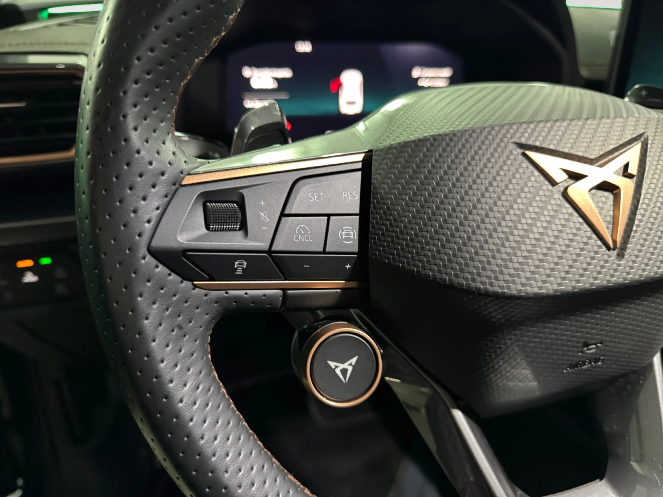 CUPRA LEON 1.5 ETSI 110KW (150CV) DSG - Foto 9