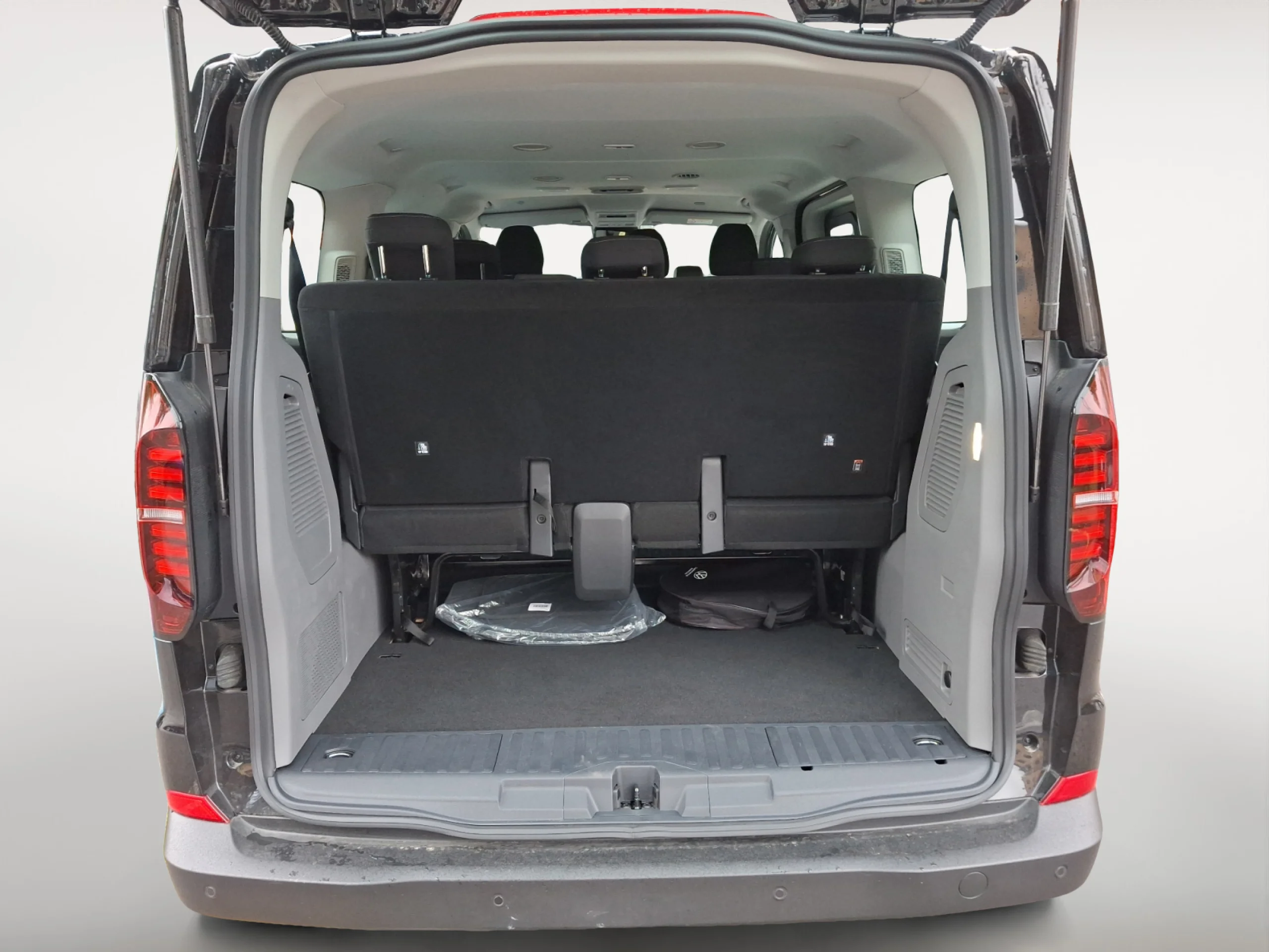 VW COMERCIALES CARAVELLE CARAVELLE   CARAVELLE  BATALLA CORTA  2.5 EHYBRID 171 KW (232 CV) CVT AUT. - Foto 7