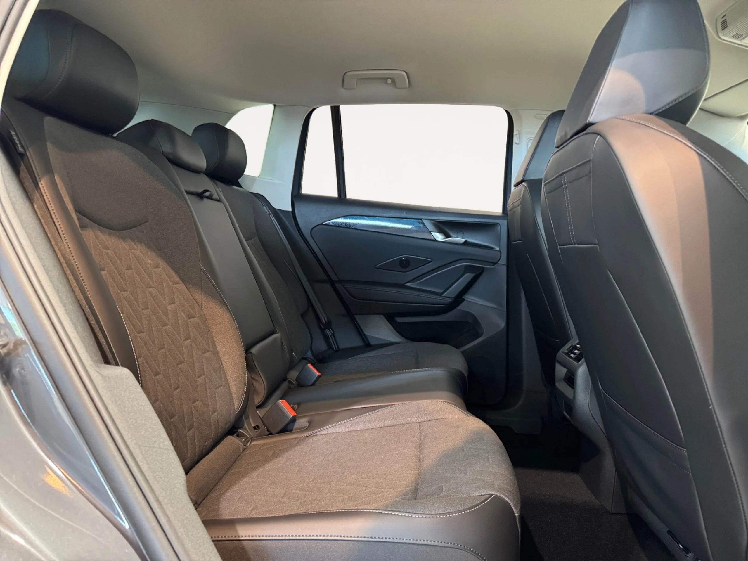 VOLKSWAGEN TIGUAN ··MÁS·· 1.5 ETSI 110KW (150CV) DSG - Foto 6