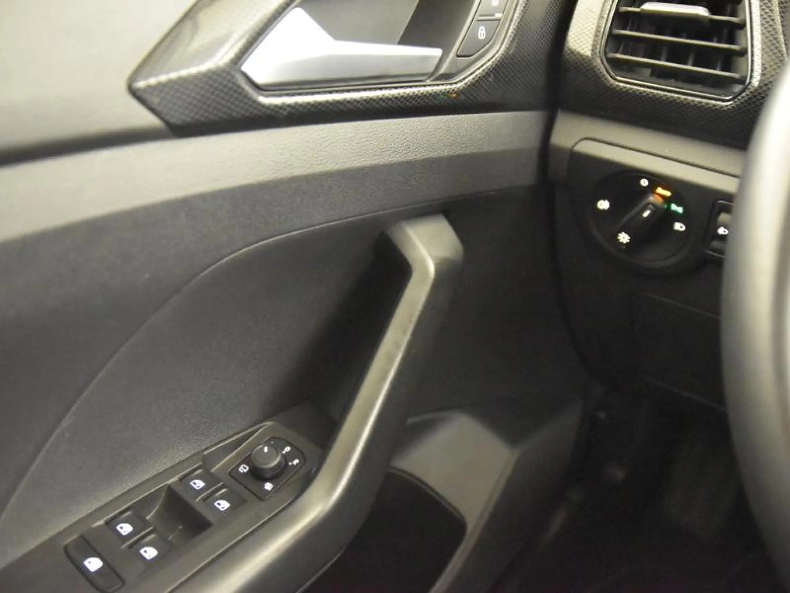 VOLKSWAGEN T CROSS LIFE 1.0 TSI 85 KW (115 CV) AUTO DSG 7 VEL - Foto 17