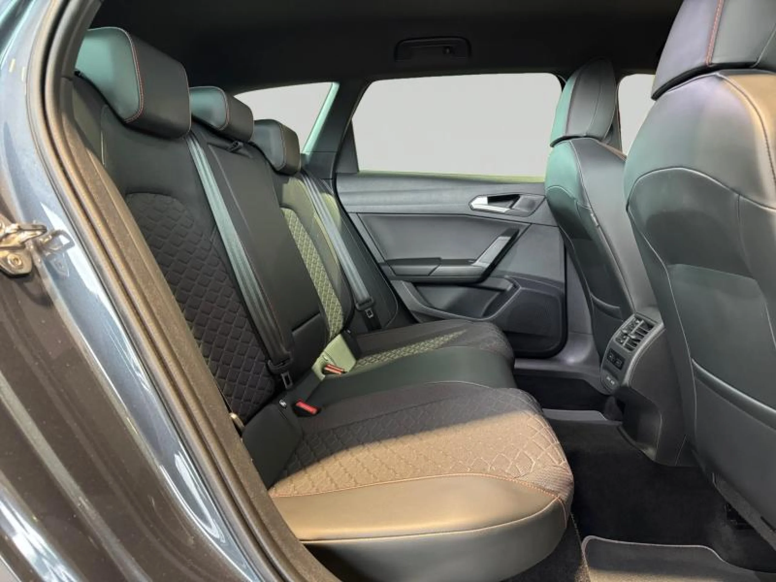 SEAT LEON SP 1.4 E HYBRID DSG S&S FR GO L - Foto 6