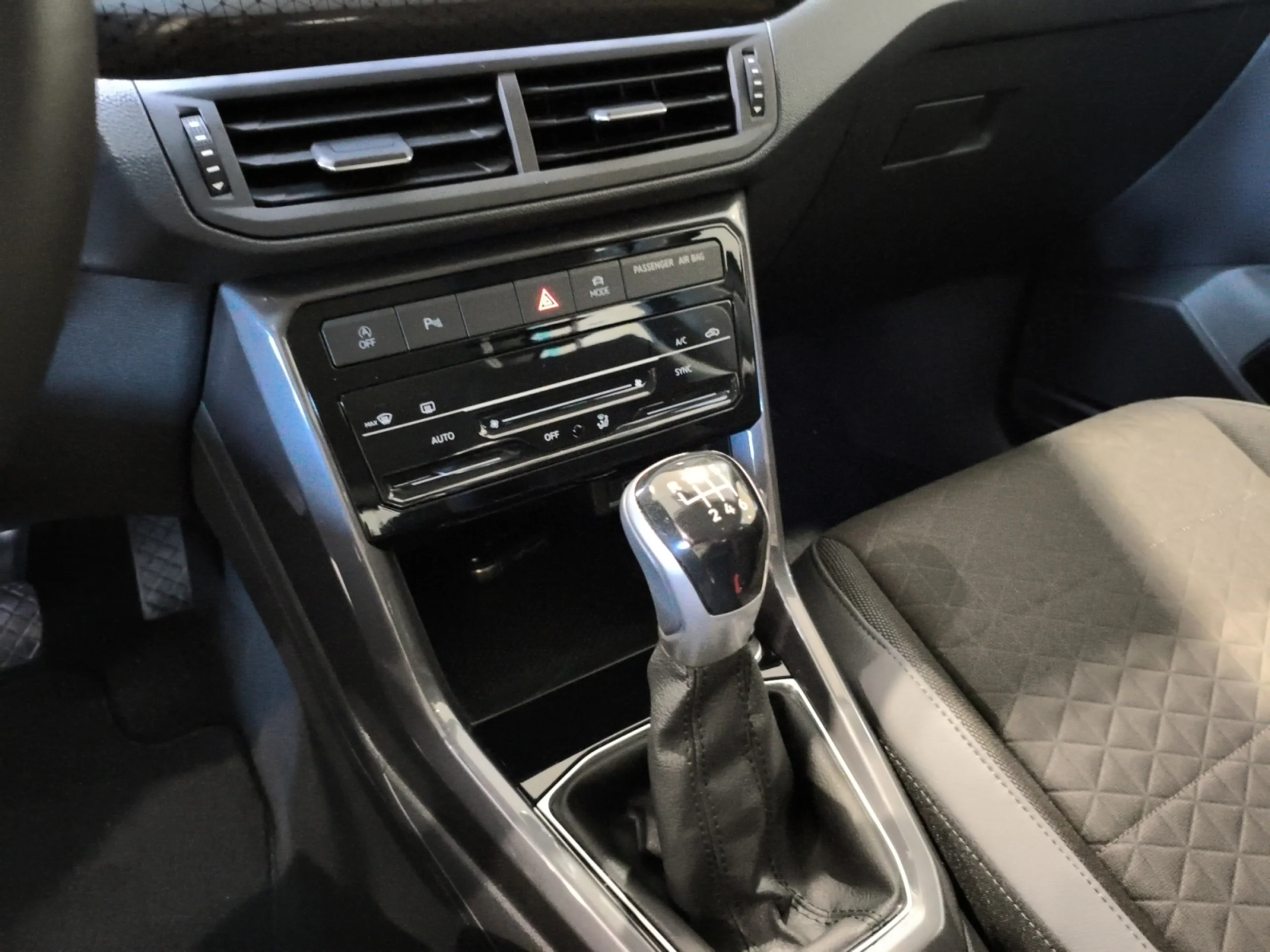 VOLKSWAGEN T CROSS SPORT 1.0 TSI 81KW (110CV) - Foto 12