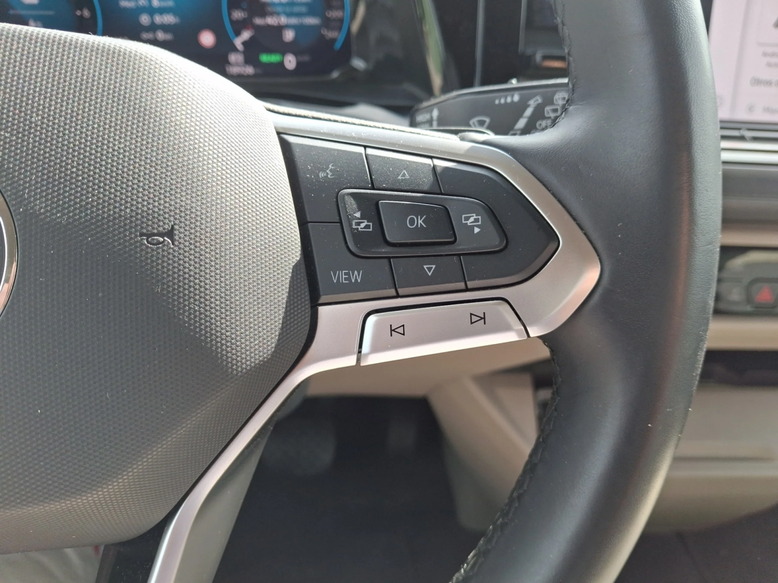 VW COMERCIALES Multivan MULTIVAN V0  MULTIVAN    1.4 EHYBRID COMBINADO: 160 KW (218 CV) DSG 6 VEL.    10,4 KWH - Foto 9