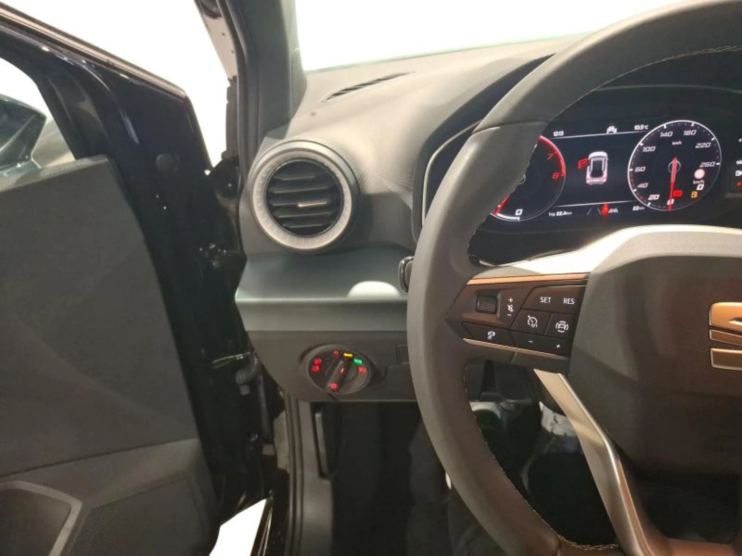 SEAT ARONA 1.0 TSI 85KW XPERIENCE SPECIAL EDITION - Foto 11