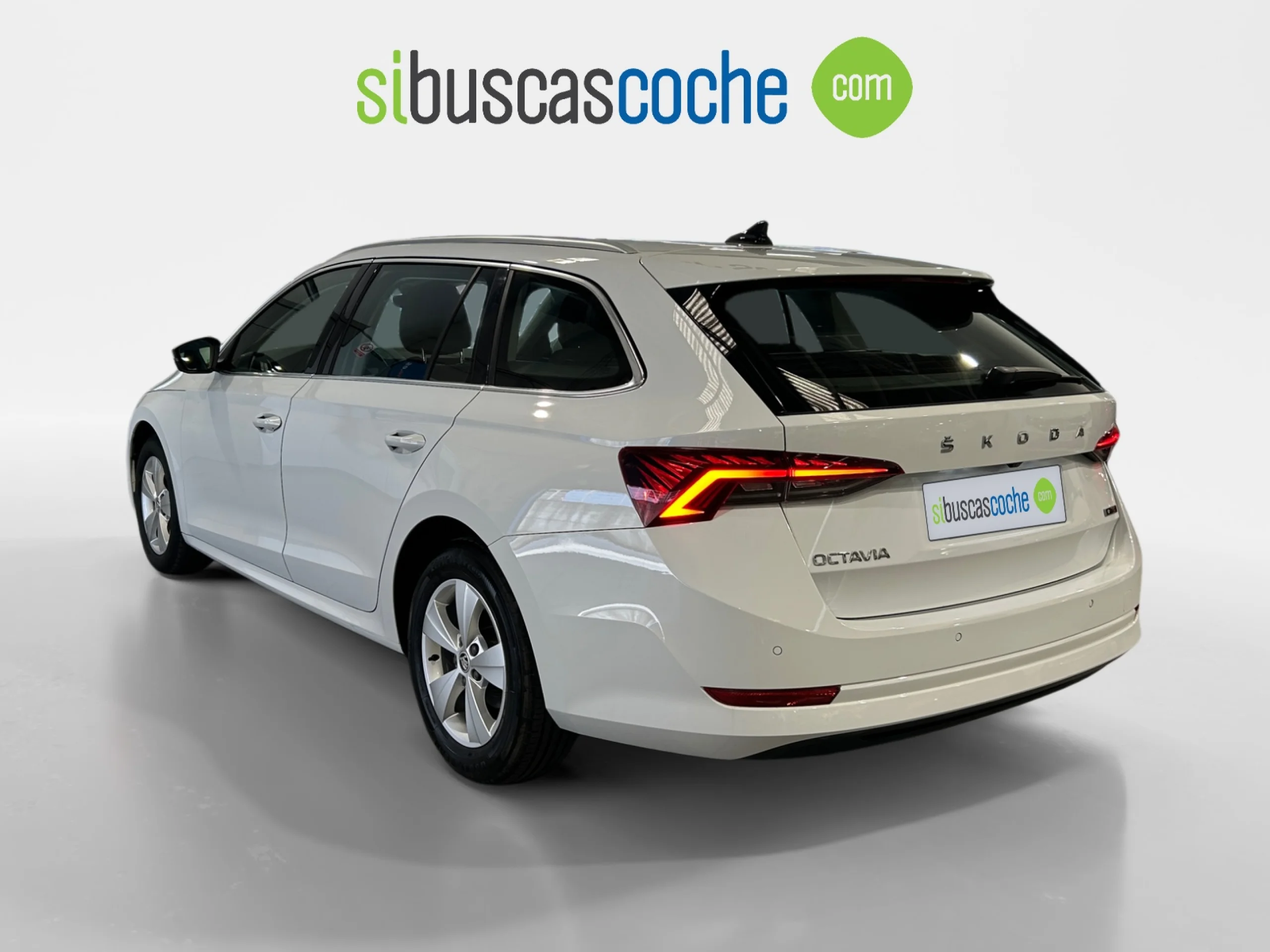 SKODA OCTAVIA COMBI 1.0 TSI 81KW(110CV) DSG MHEV AMBI. - Foto 2