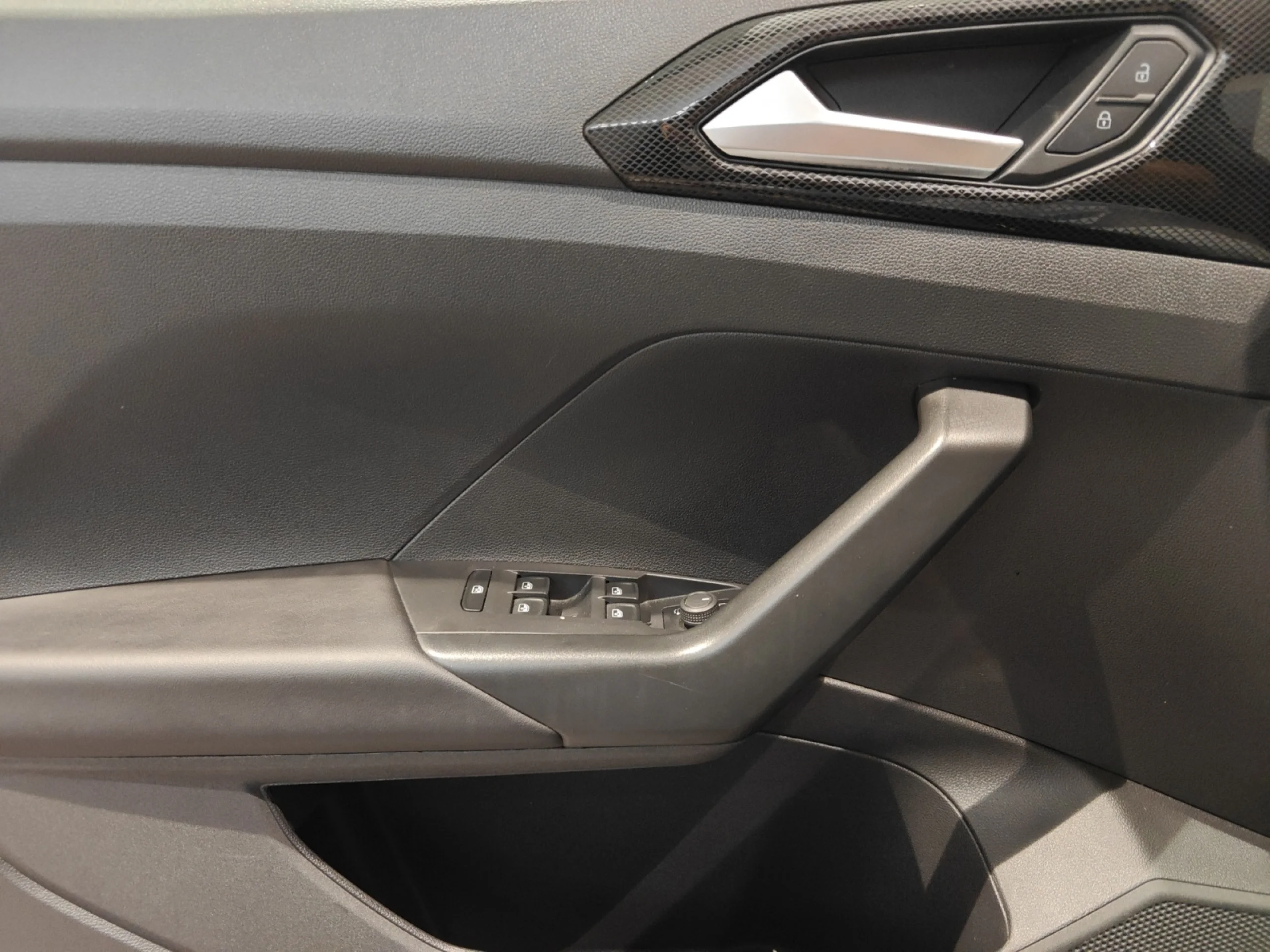 VOLKSWAGEN T CROSS LIFE 1.0 TSI 85KW (115CV) DSG - Foto 16