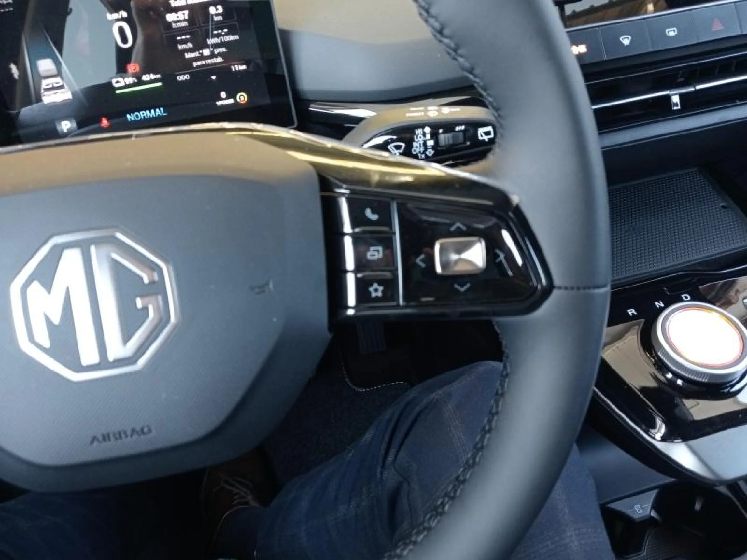 MG Mg4 64KWH LUXURY - Foto 14