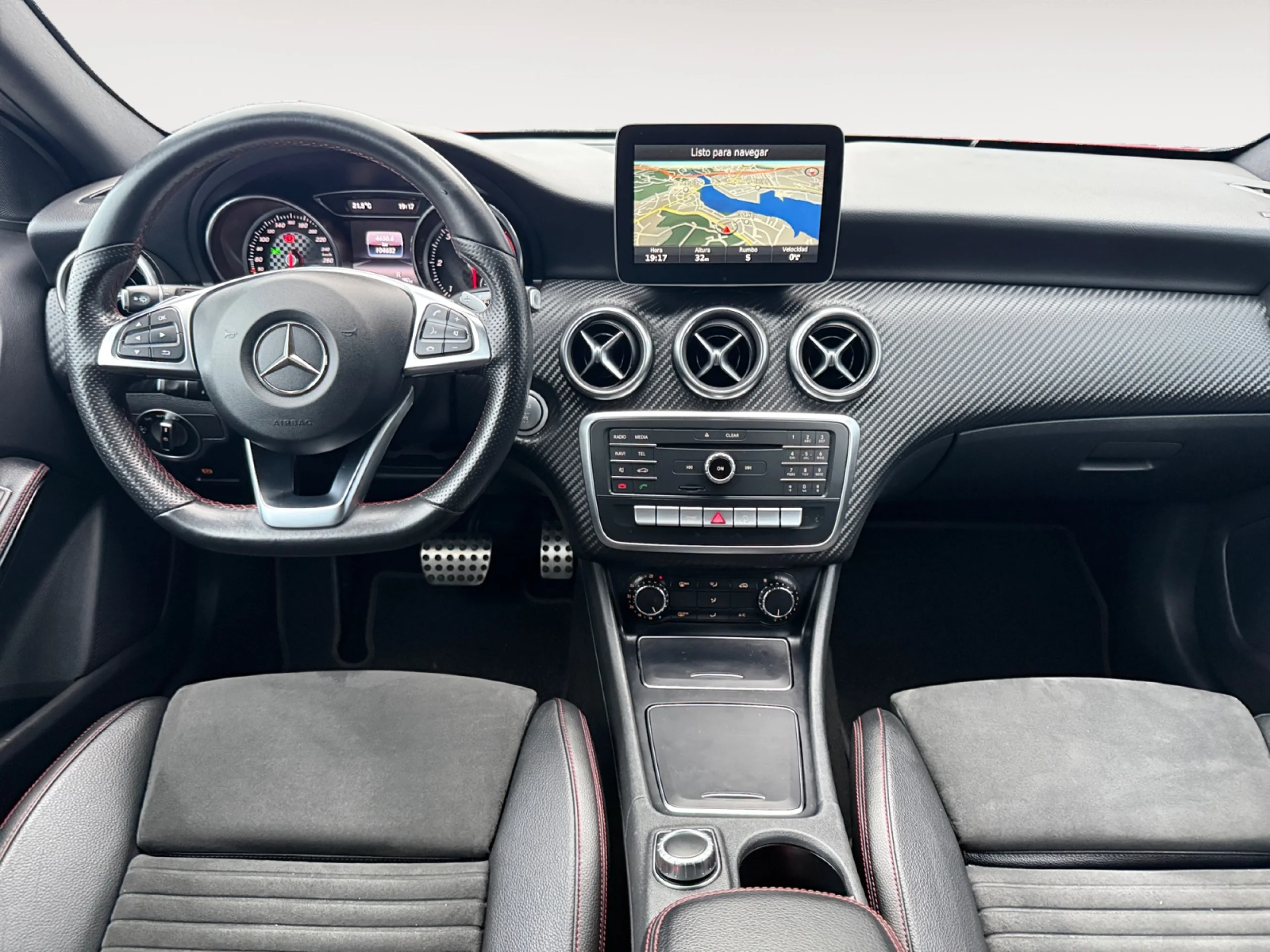 MERCEDES-BENZ CLASE A A 200 D AMG LINE - Foto 4