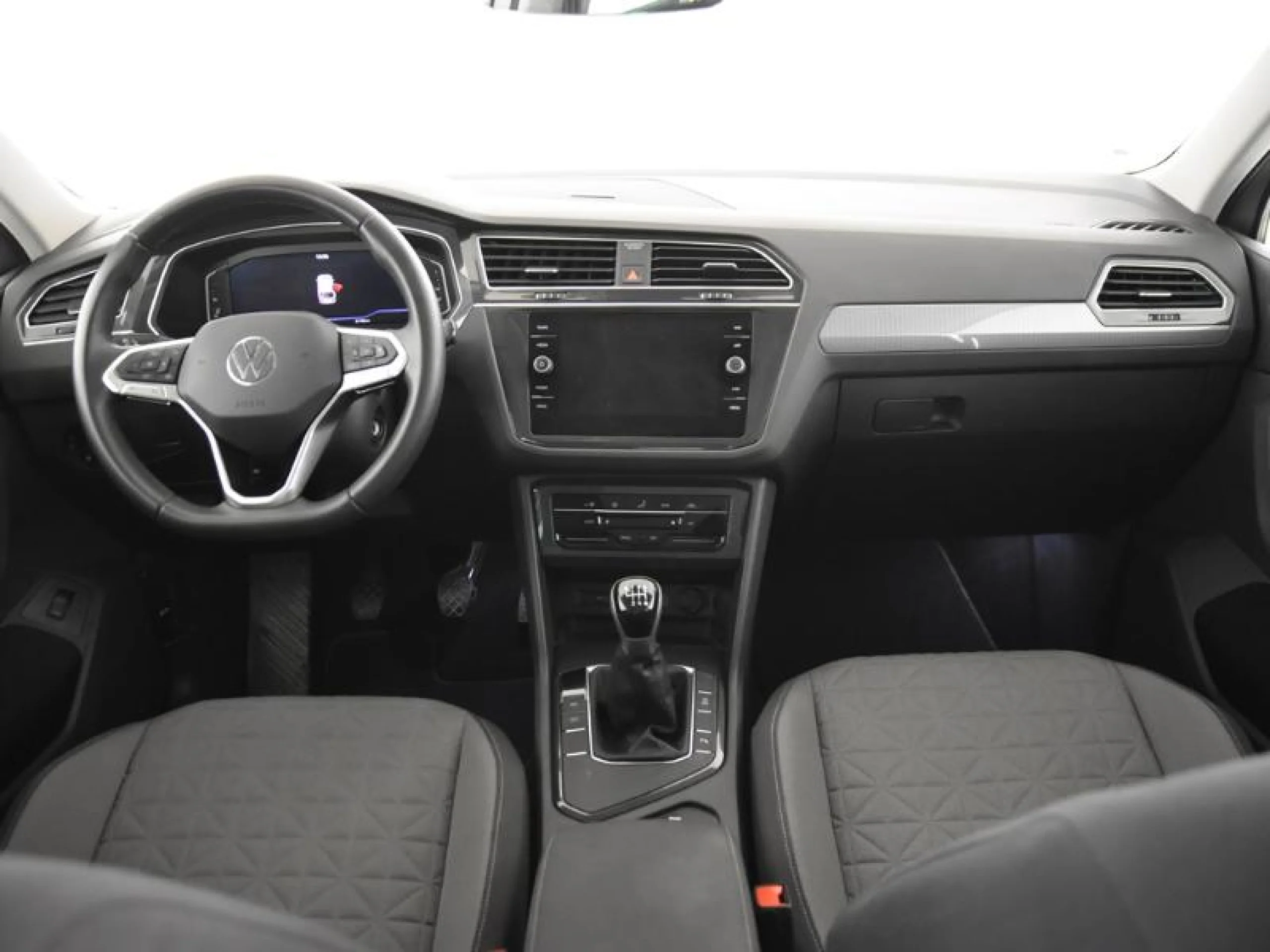 VOLKSWAGEN TIGUAN LIFE 1.5 TSI 110KW (150CV) - Foto 3