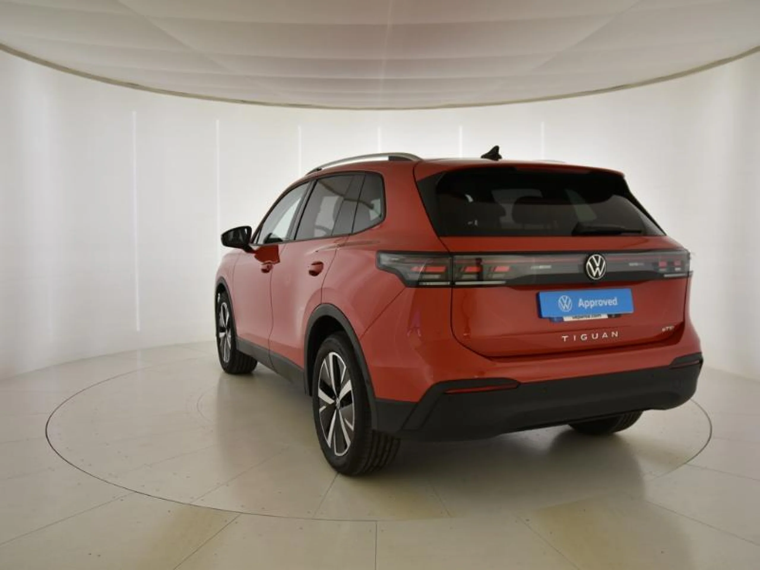 VOLKSWAGEN TIGUAN TIGUAN MÁS 1.5 ETSI 110 KW (150 CV)  AUTOMÁTICO DSG 7 VEL. - Foto 2