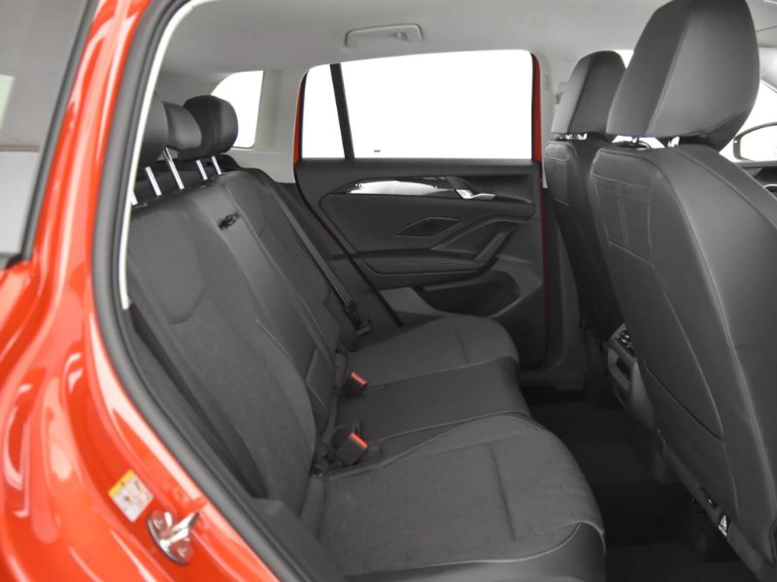 VOLKSWAGEN TIGUAN TIGUAN MÁS 1.5 ETSI 110 KW (150 CV)  AUTOMÁTICO DSG 7 VEL. - Foto 6