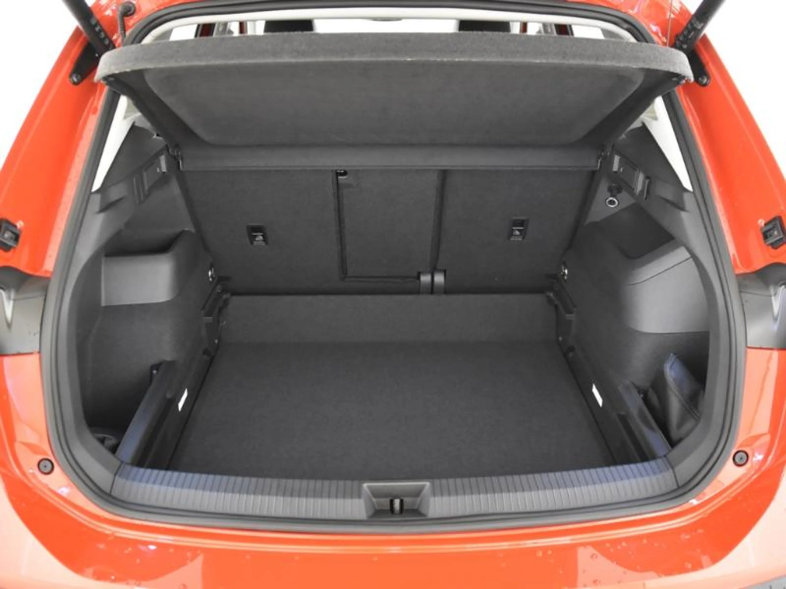 VOLKSWAGEN TIGUAN TIGUAN MÁS 1.5 ETSI 110 KW (150 CV)  AUTOMÁTICO DSG 7 VEL. - Foto 7