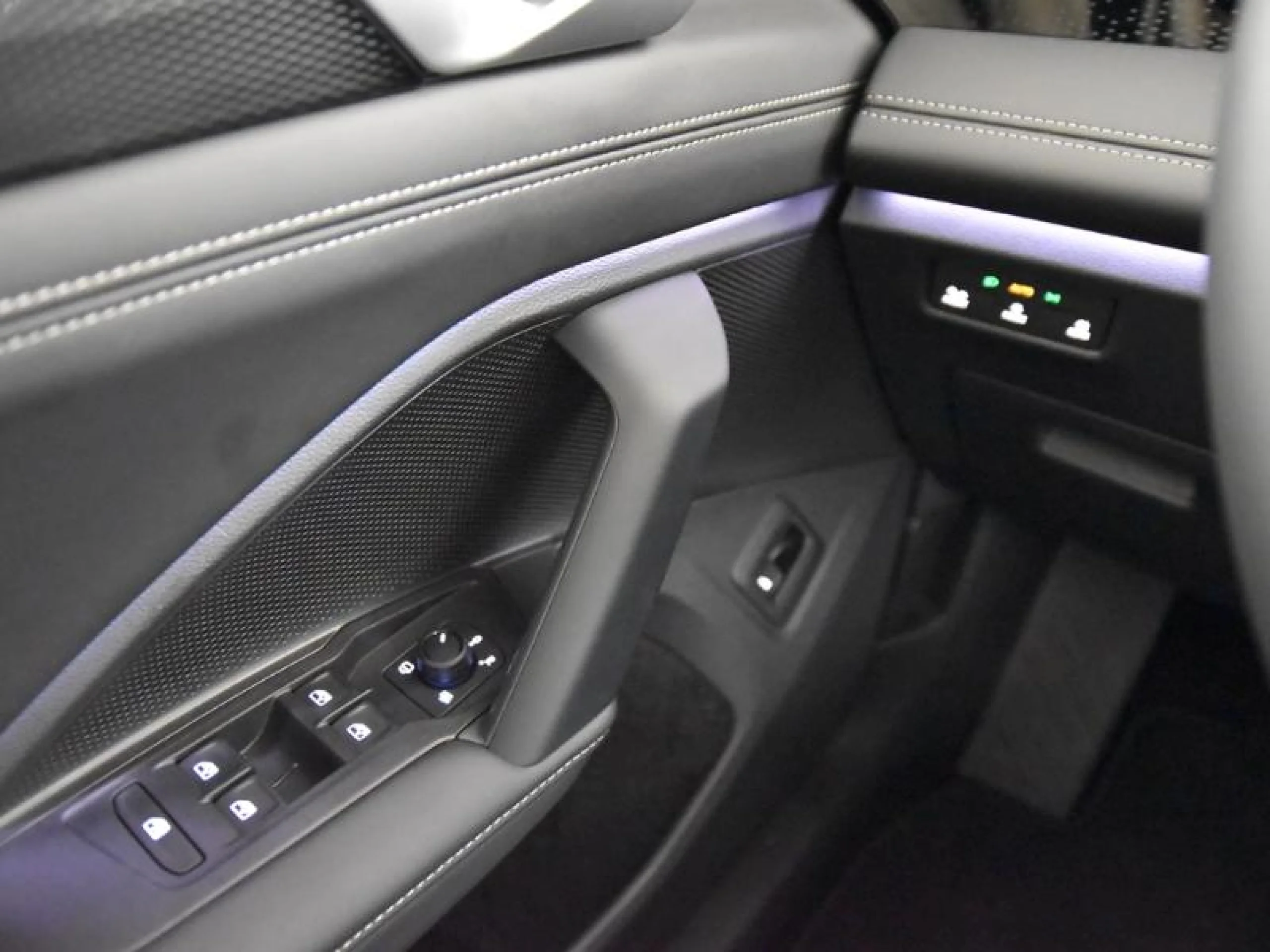 VOLKSWAGEN TIGUAN TIGUAN MÁS 1.5 ETSI 110 KW (150 CV)  AUTOMÁTICO DSG 7 VEL. - Foto 17