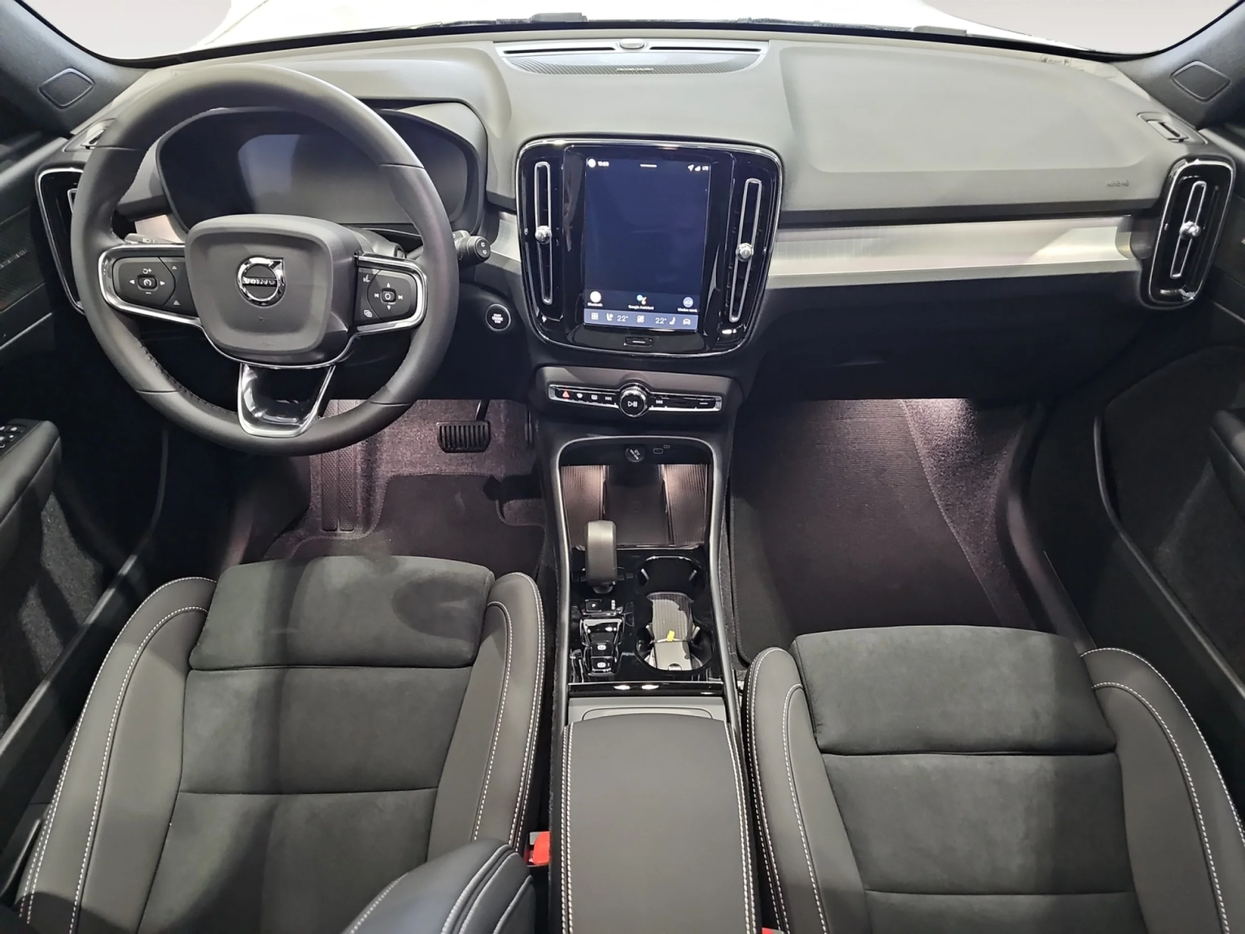 VOLVO XC40 2.0 B3 G PLUS DARK AUTO - Foto 4