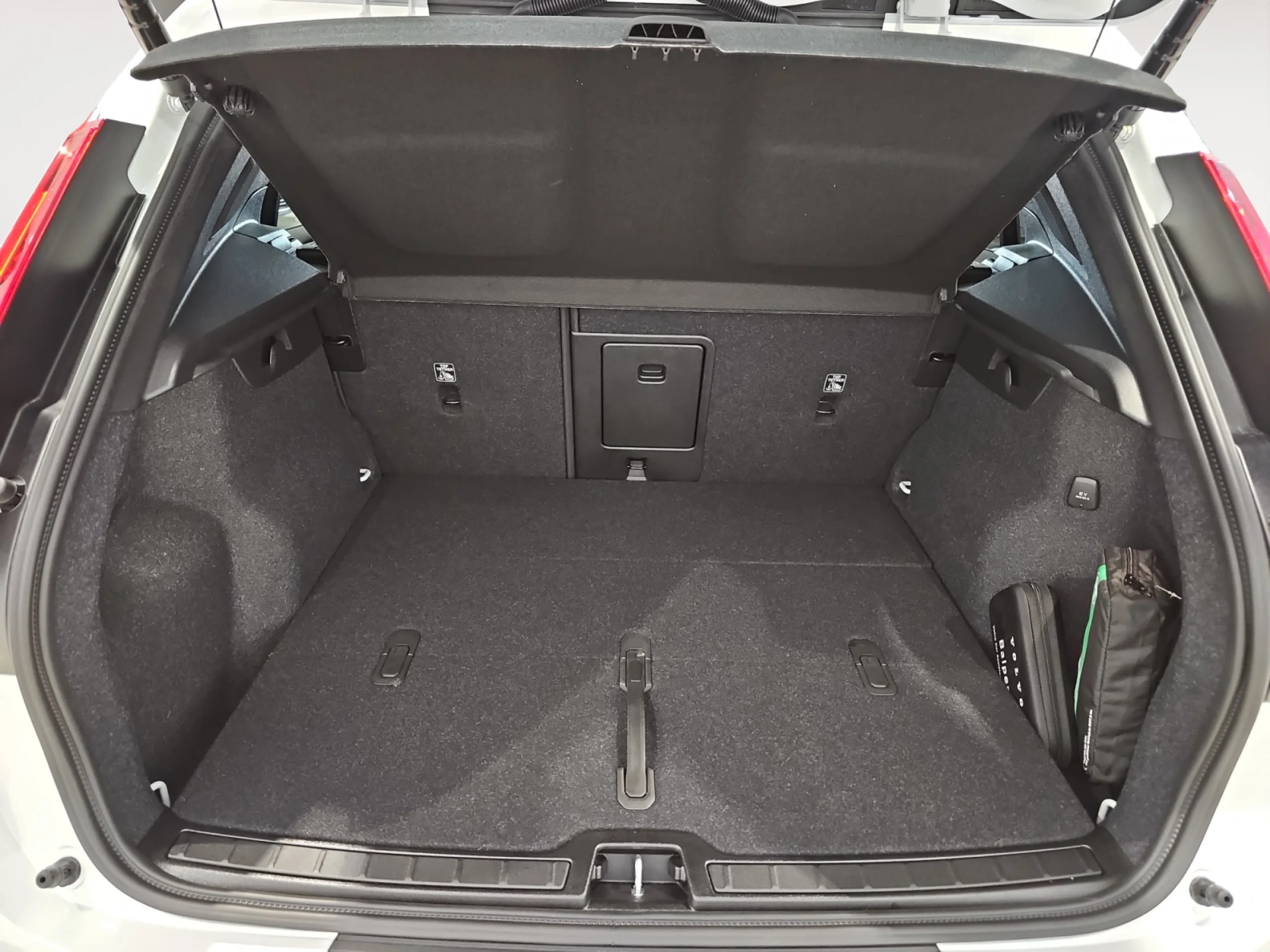 VOLVO XC40 2.0 B3 G PLUS DARK AUTO - Foto 8