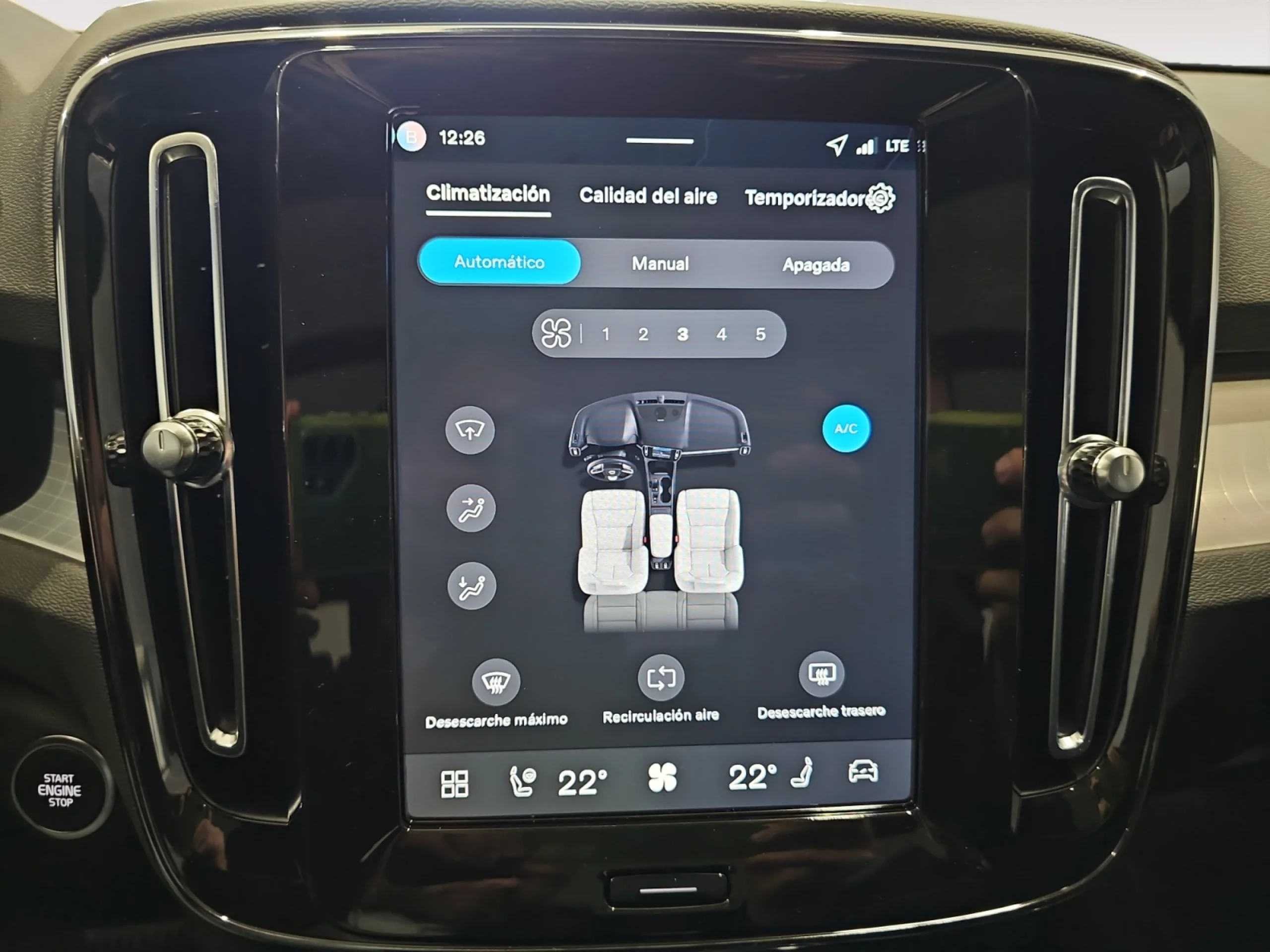 VOLVO XC40 2.0 B3 G PLUS DARK AUTO - Foto 14