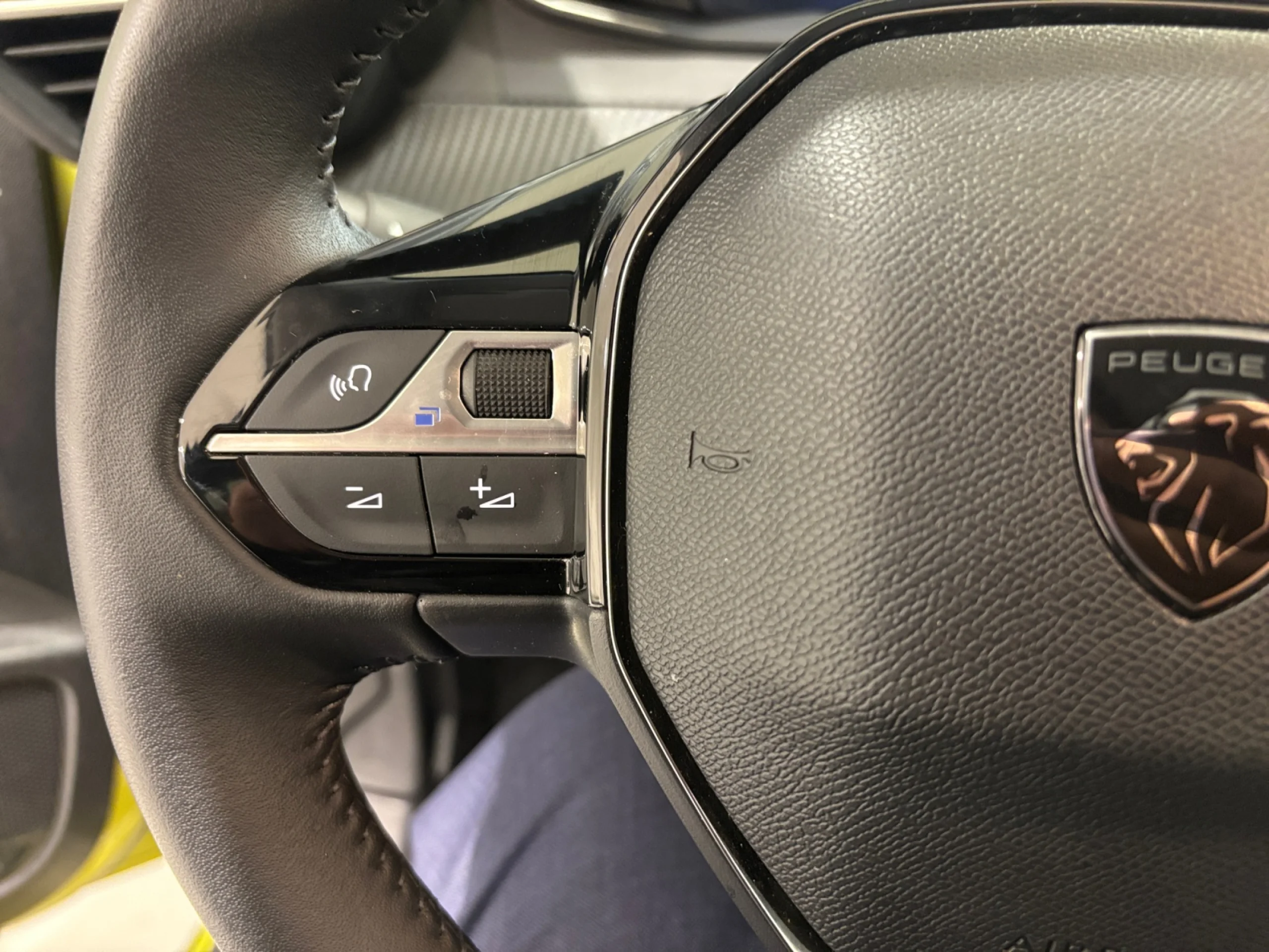 PEUGEOT 208 ALLURE HYBRID 110 EDCS6 - Foto 11