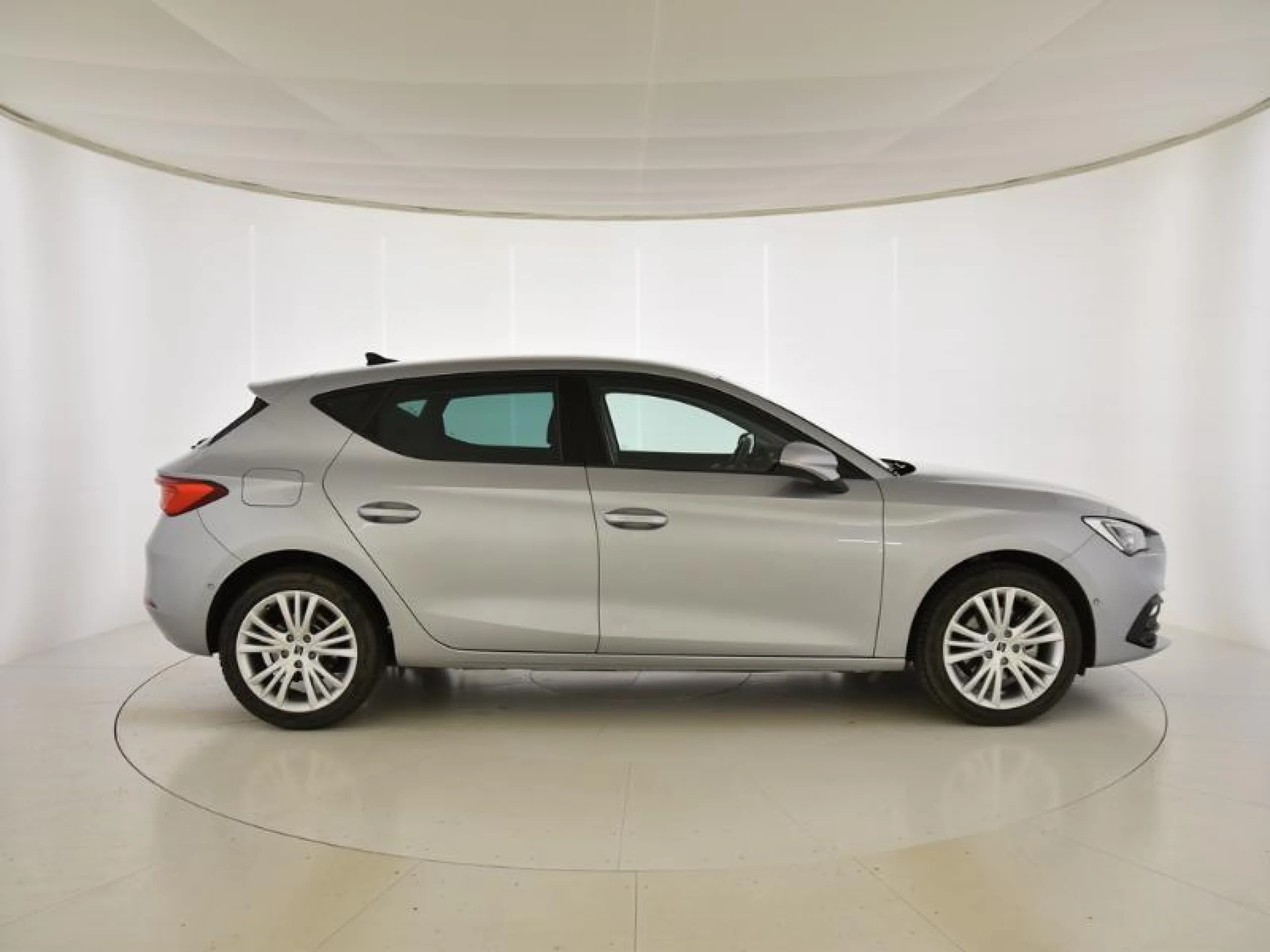 SEAT NUEVO LEON 1.5 ETSI 110KW DSG S&S STYLE SPECIAL ED - Foto 3