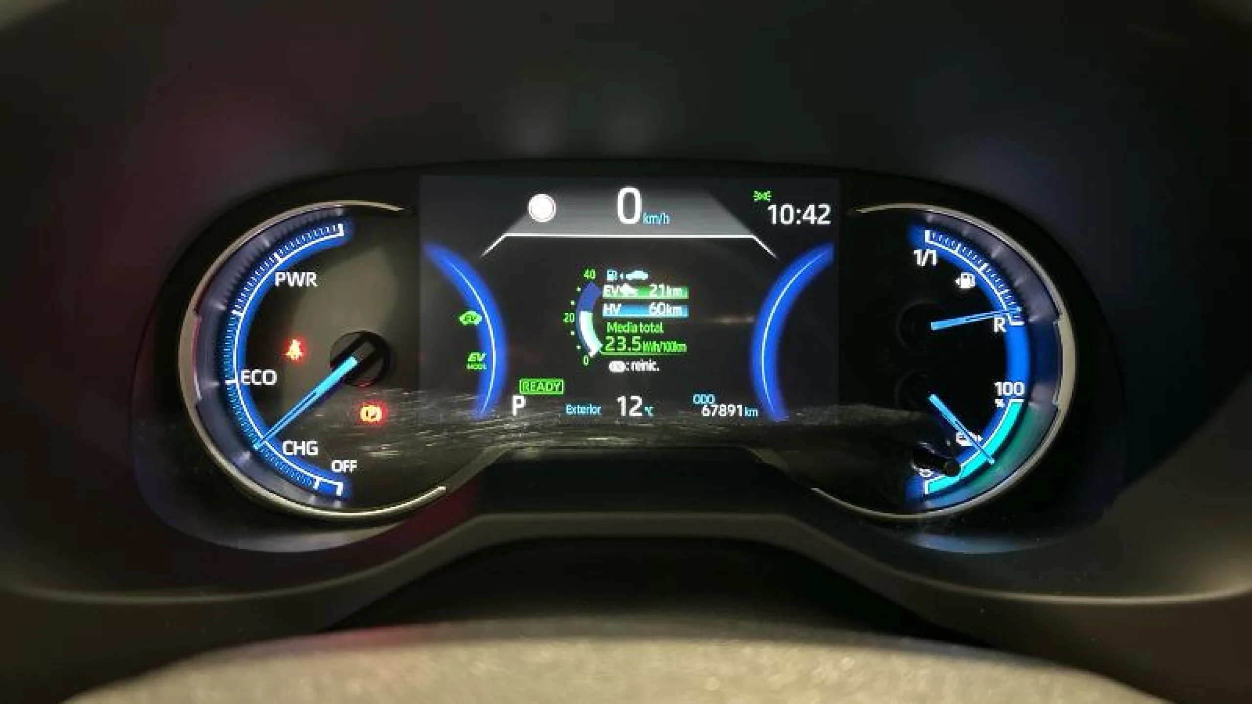 TOYOTA Rav4 2.5L PLUG IN 300PH (E CVT) STYLE PLUS - Foto 13