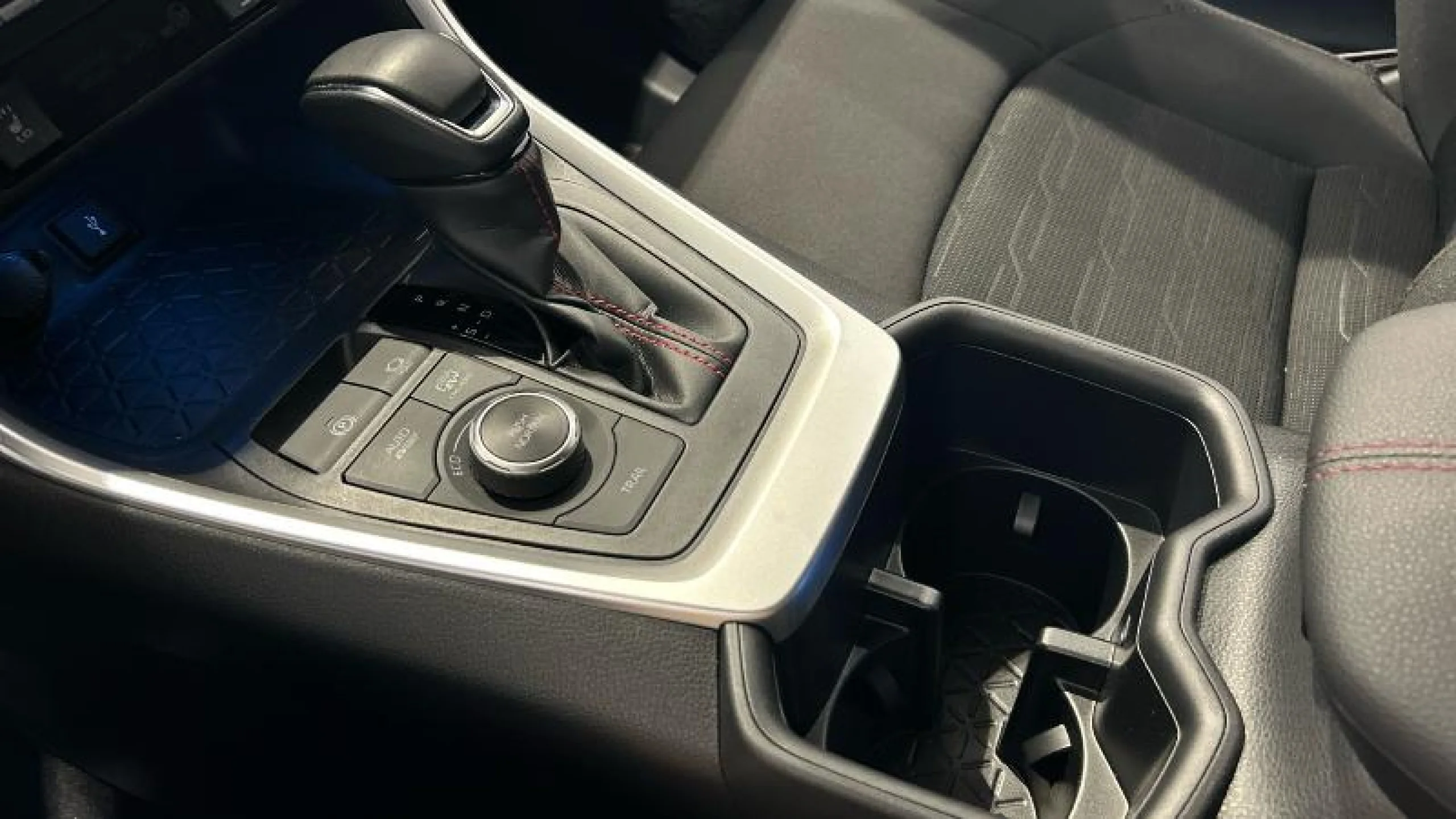 TOYOTA Rav4 2.5L PLUG IN 300PH (E CVT) STYLE PLUS - Foto 16