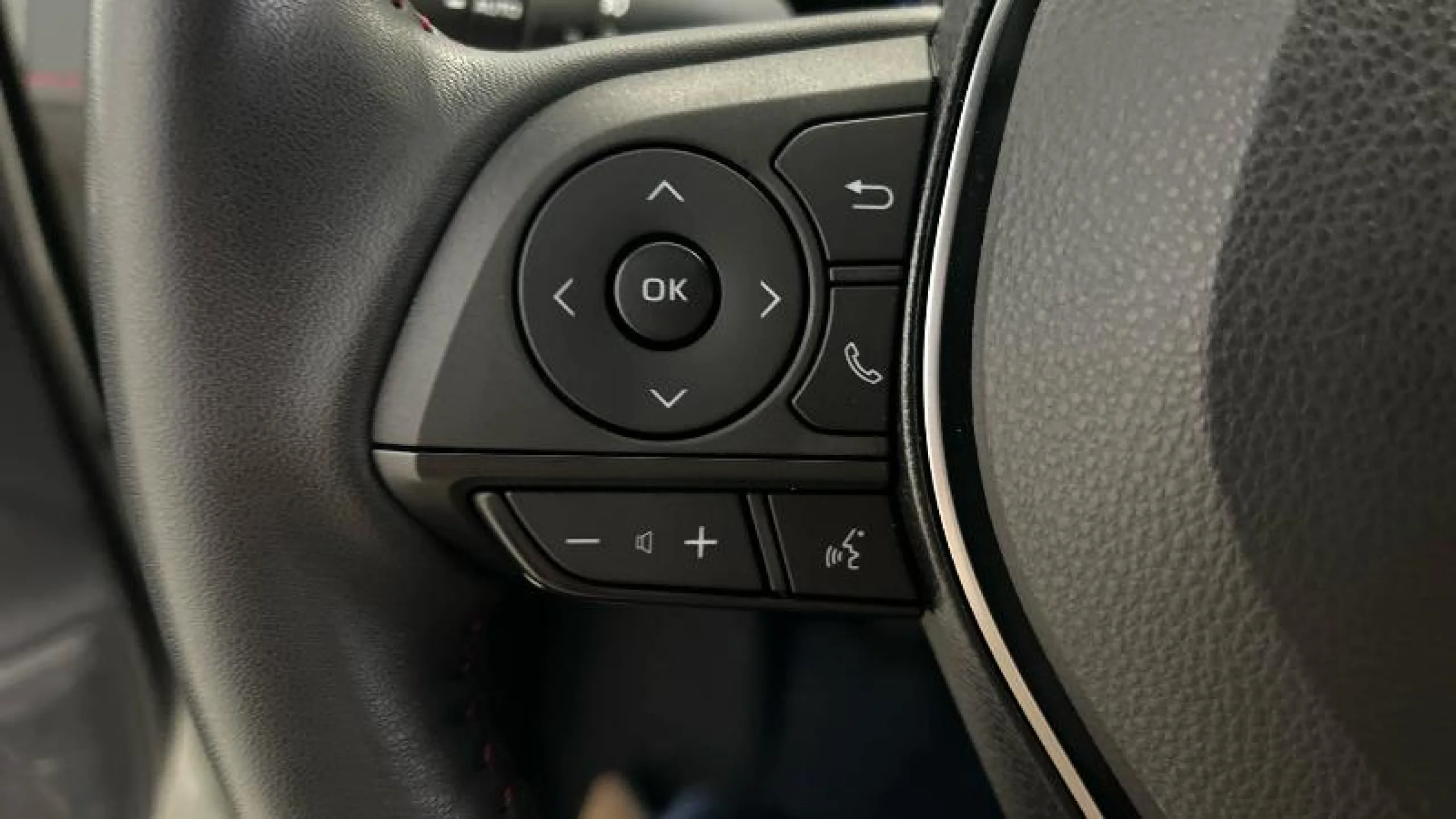 TOYOTA Rav4 2.5L PLUG IN 300PH (E CVT) STYLE PLUS - Foto 17