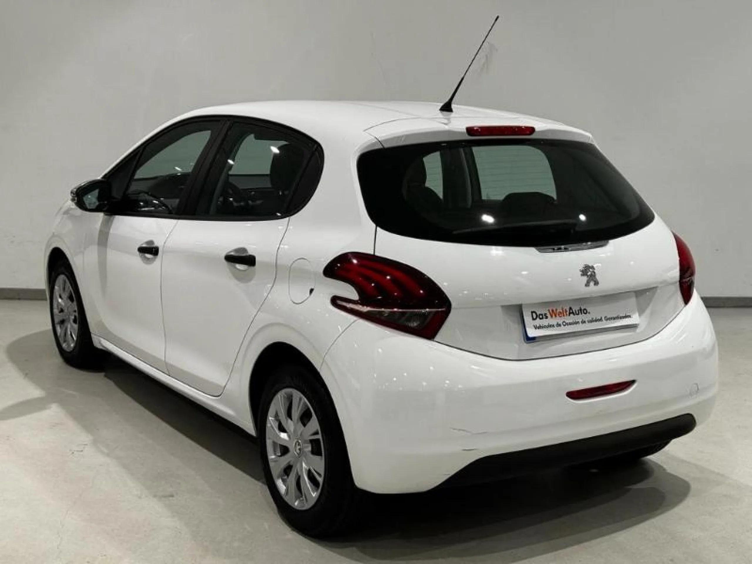 PEUGEOT 208 5P ACCESS 1.6 BLUEHDI 75 - Foto 2