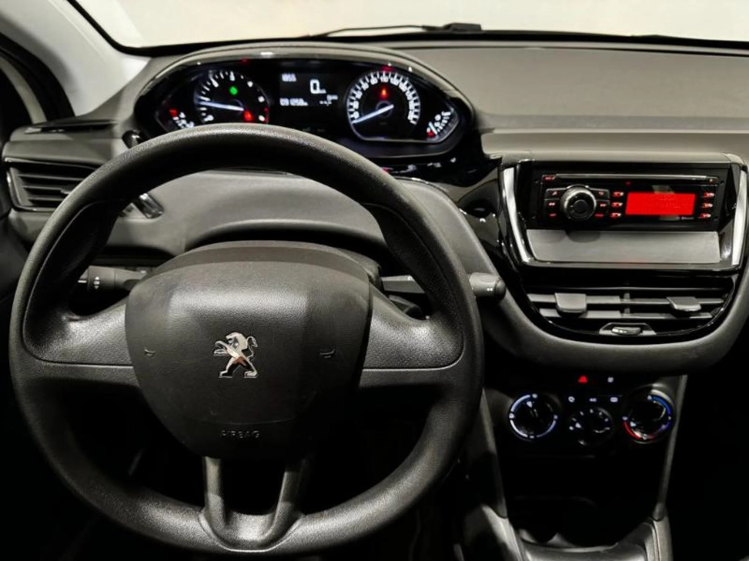 PEUGEOT 208 5P ACCESS 1.6 BLUEHDI 75 - Foto 9