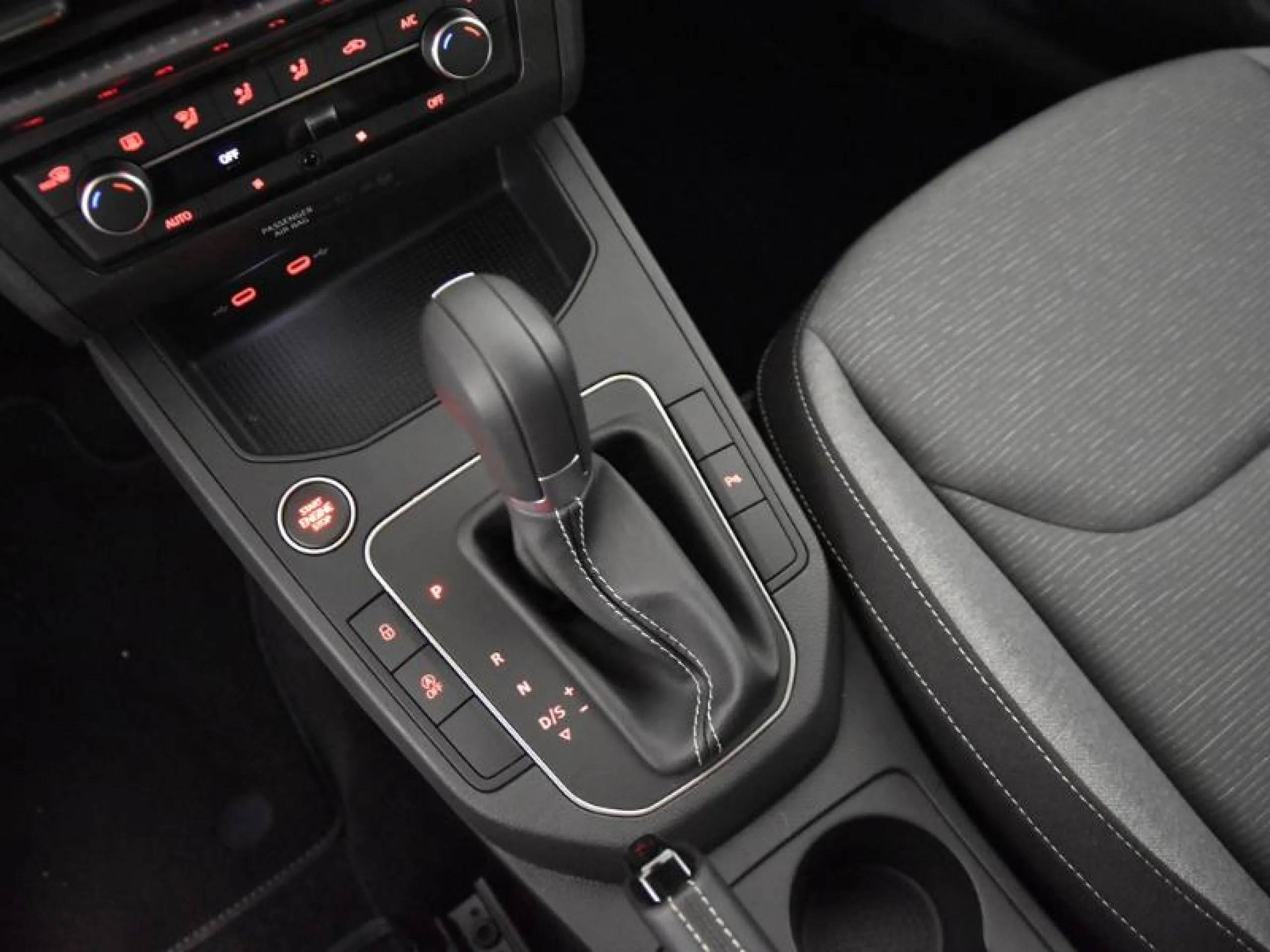 SEAT IBIZA 1.0 TSI 85KW (115CV) DSG SPECIAL EDITION - Foto 9