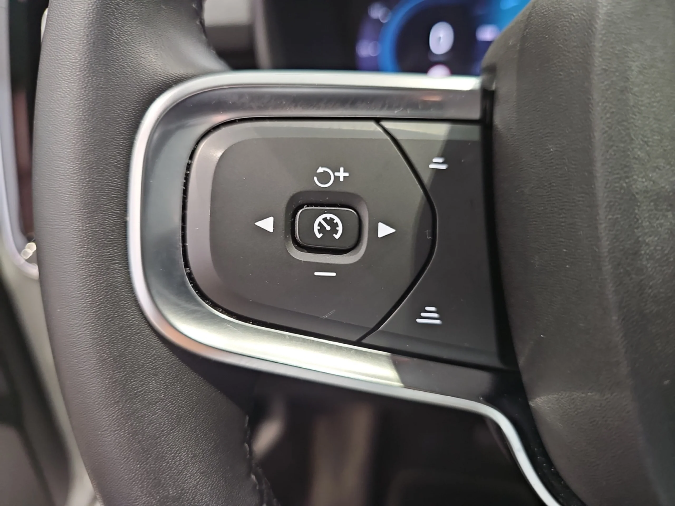 VOLVO XC40 2.0 B4 G PLUS DARK AUTO - Foto 12